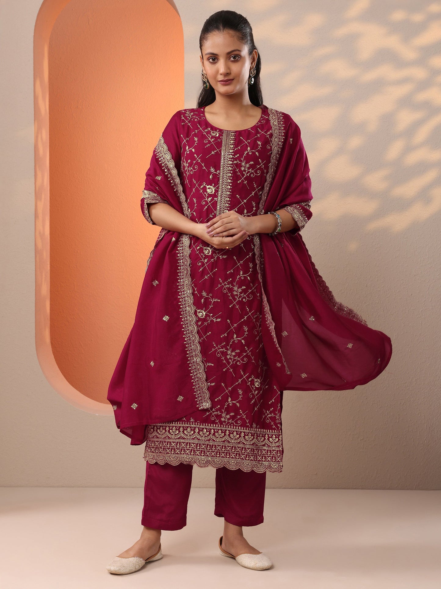 Red Embroidered Silk Blend Straight Suit Set With Dupatta