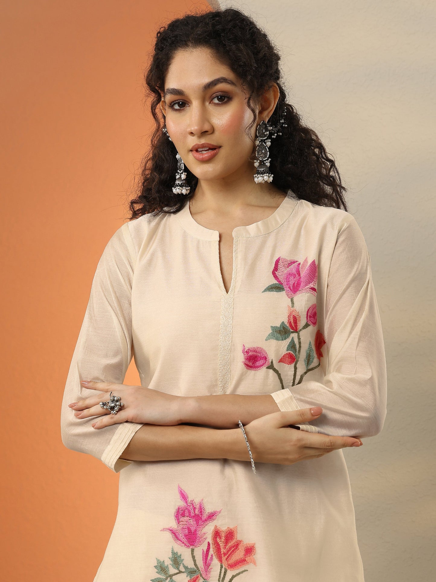 Cream Embroidered Silk Blend  Straight Suit Set With Dupatta