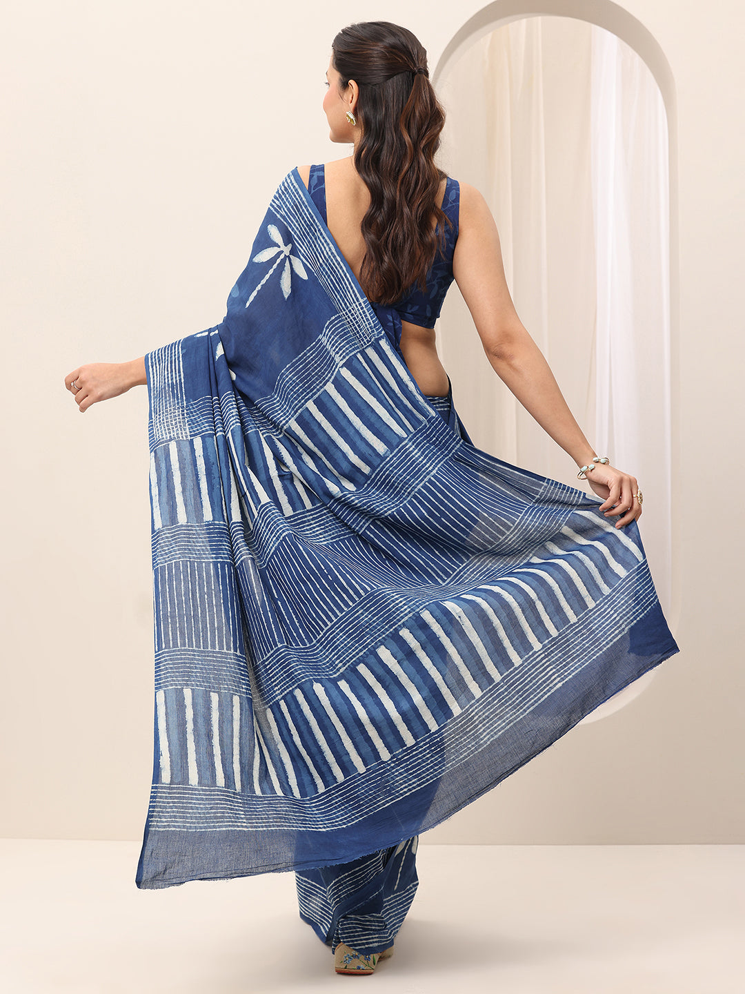 Indigo Printed Cotton Saree With Unstitched Blouse Piece