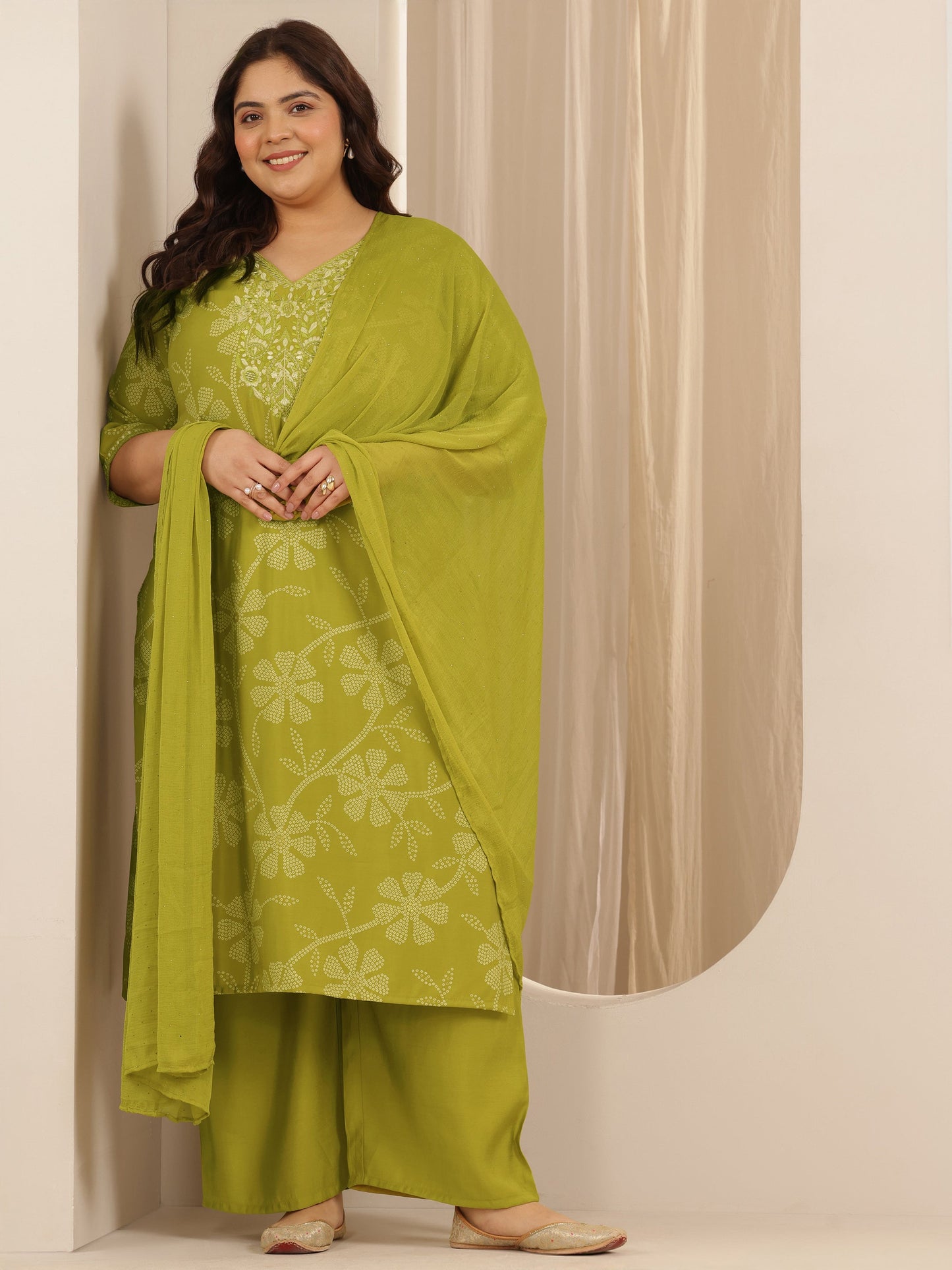 Plus Size Green Printed Silk blend Straight Suit Set With Dupatta