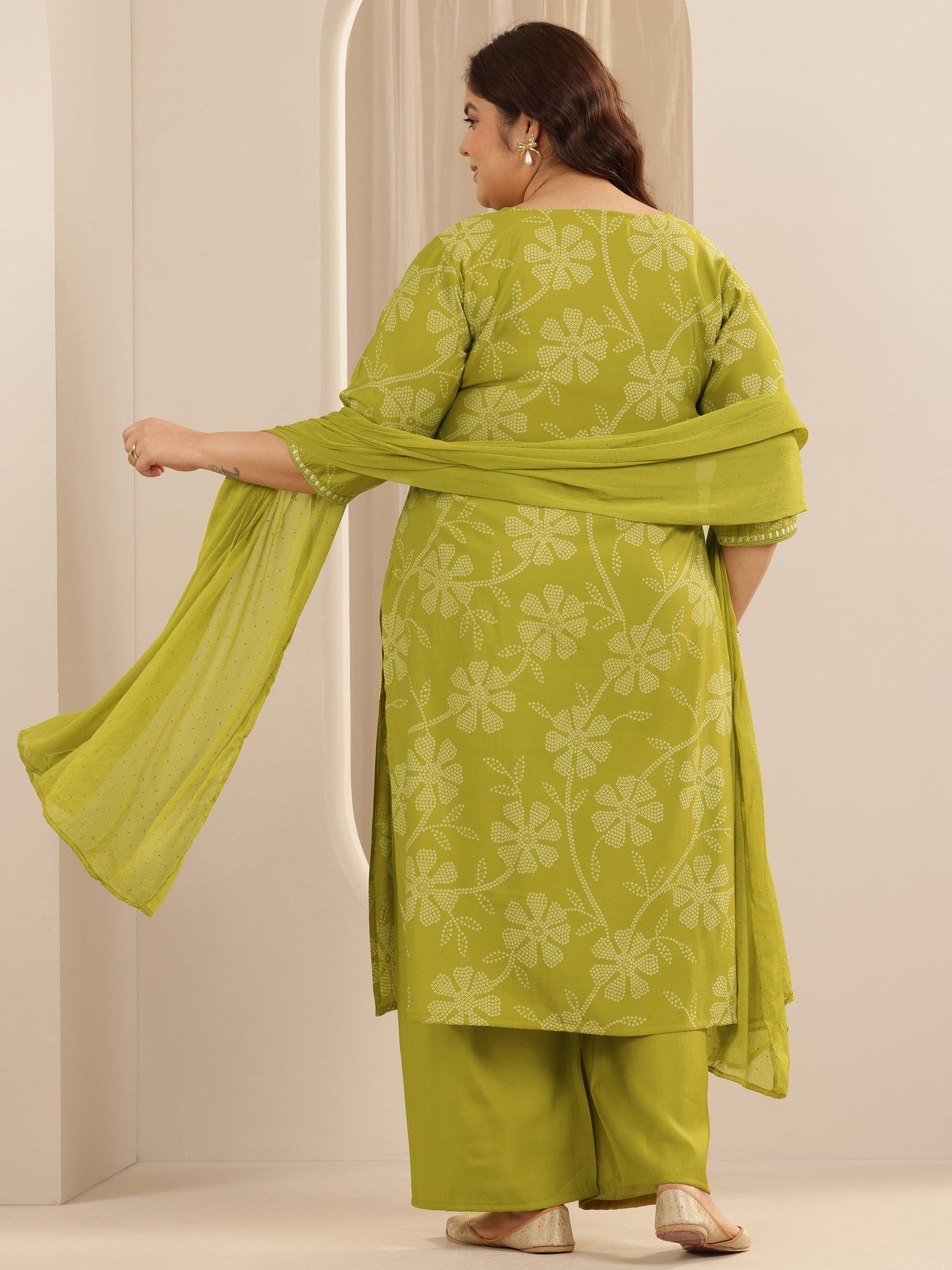 Plus Size Green Printed Silk blend Straight Suit Set With Dupatta