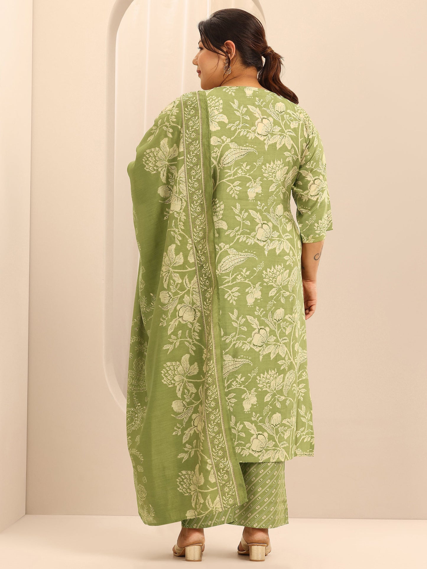 Plus Size Green Printed Silk Blend Straight Suit Set With Dupatta