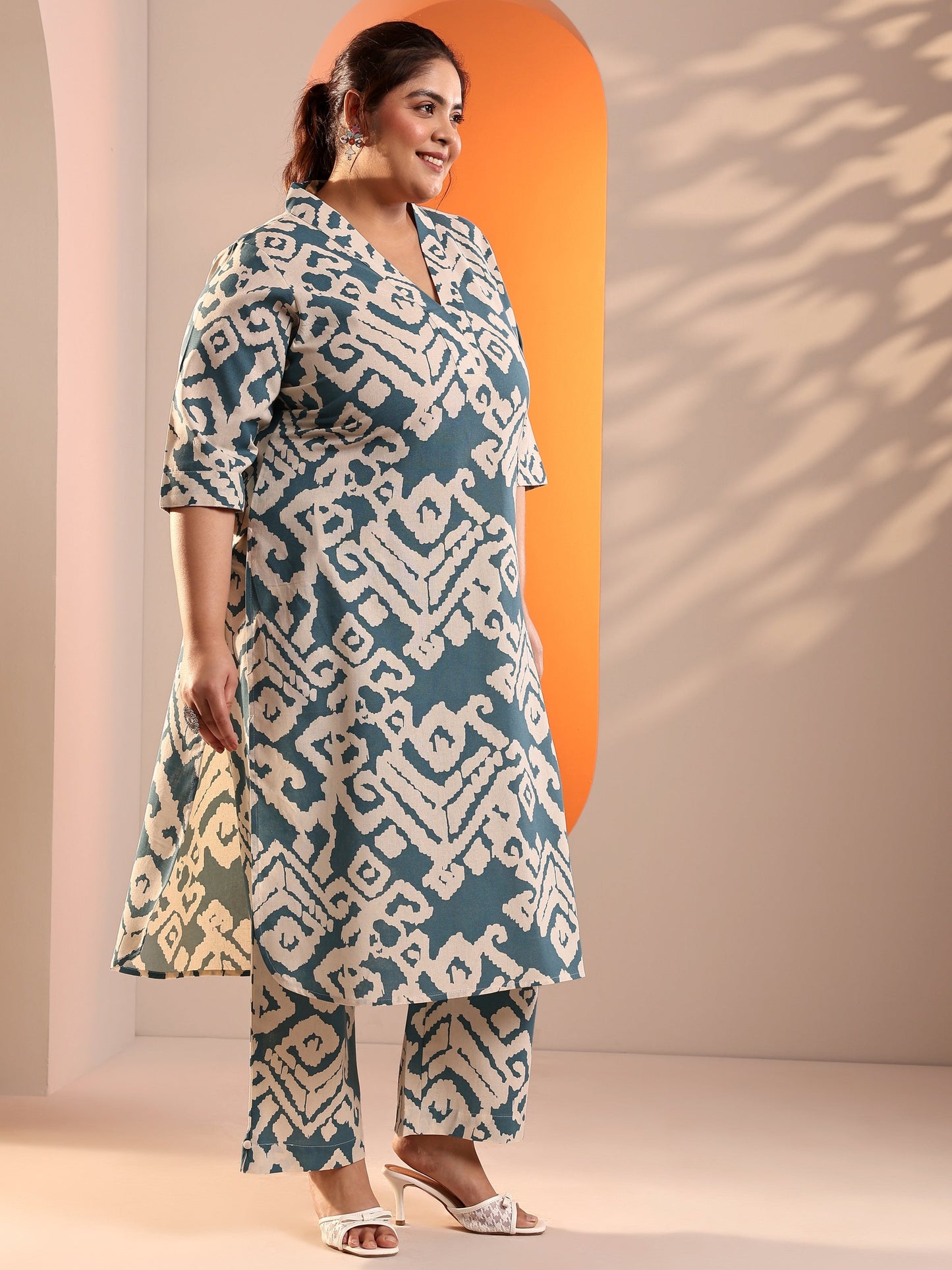 Plus Size Blue Printed Cotton Blend Straight Kurta Set