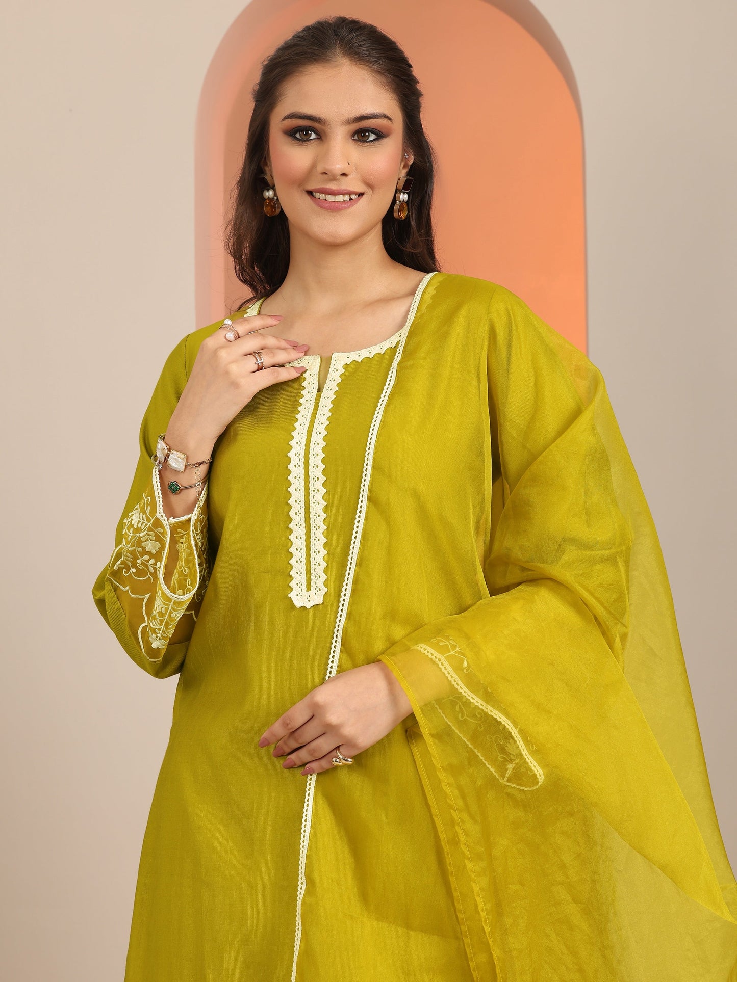 Green Embroidered Silk Blend Straight Suit Set With Dupatta