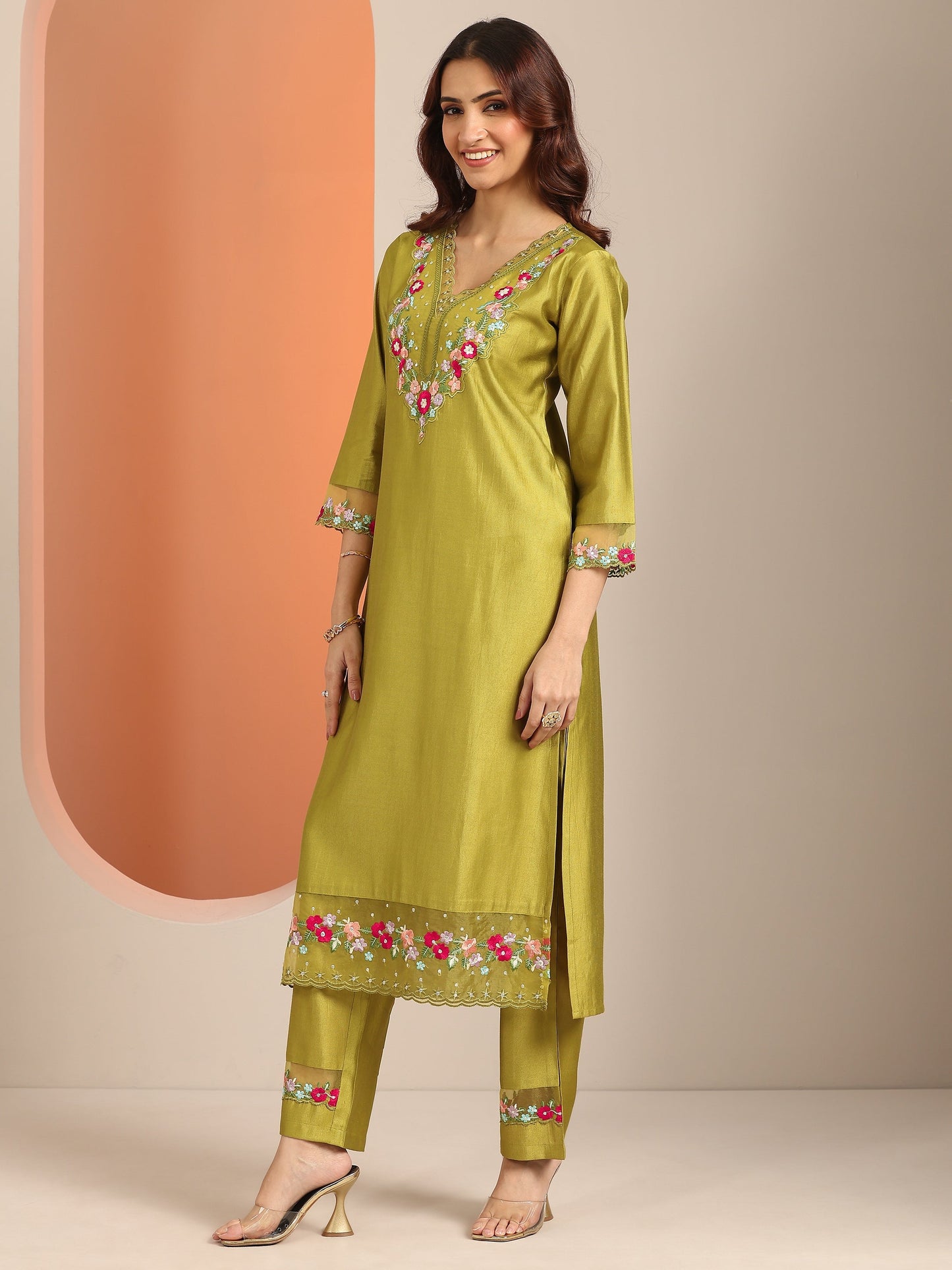 Green Embroidered Silk Blend Straight Suit Set With Dupatta