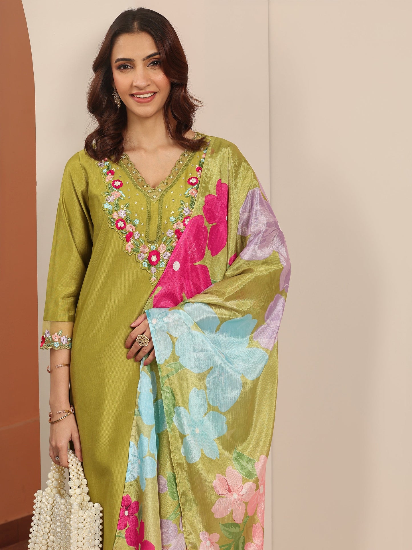 Green Embroidered Silk Blend Straight Suit Set With Dupatta