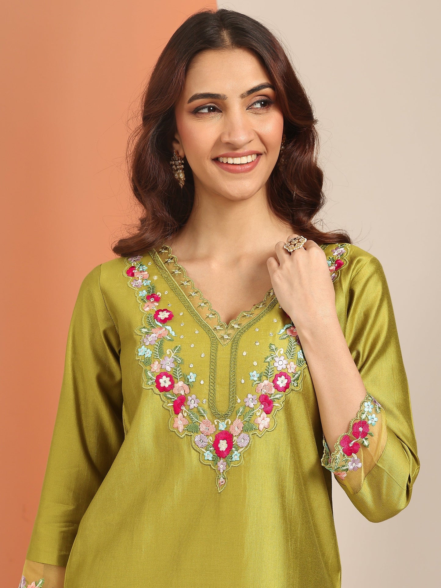 Green Embroidered Silk Blend Straight Suit Set With Dupatta