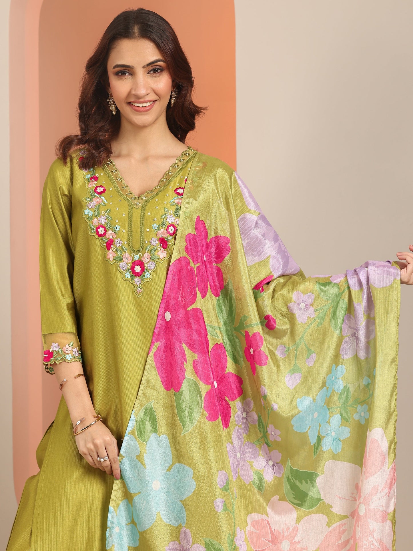 Green Embroidered Silk Blend Straight Suit Set With Dupatta