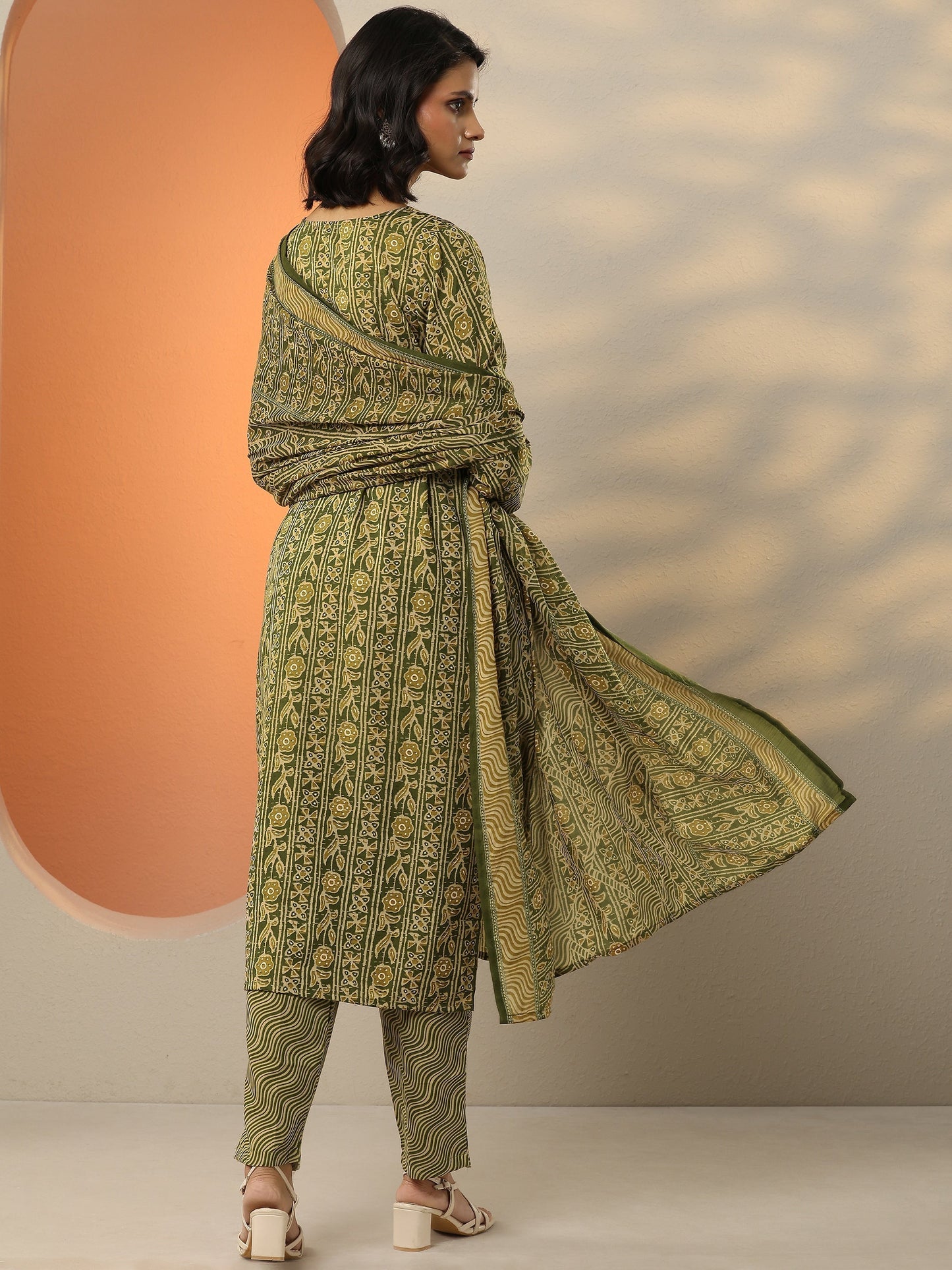 Green Printed Cotton Blend  Straight Suit Set With Dupatta