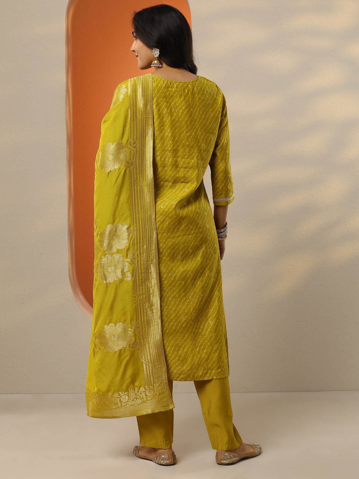 Green Printed Silk blend Straight Suit Set With Dupatta