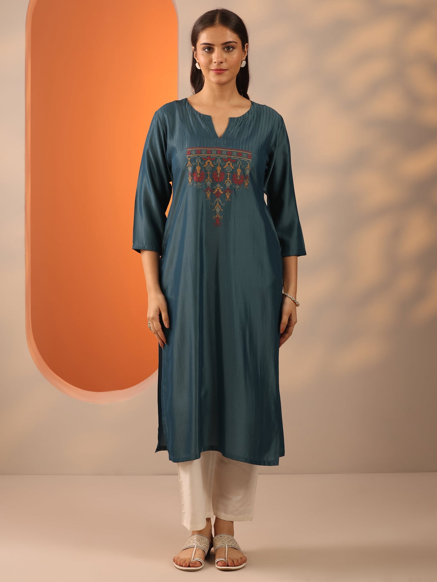 Grey Embroidered Silk Blend Straight Kurta