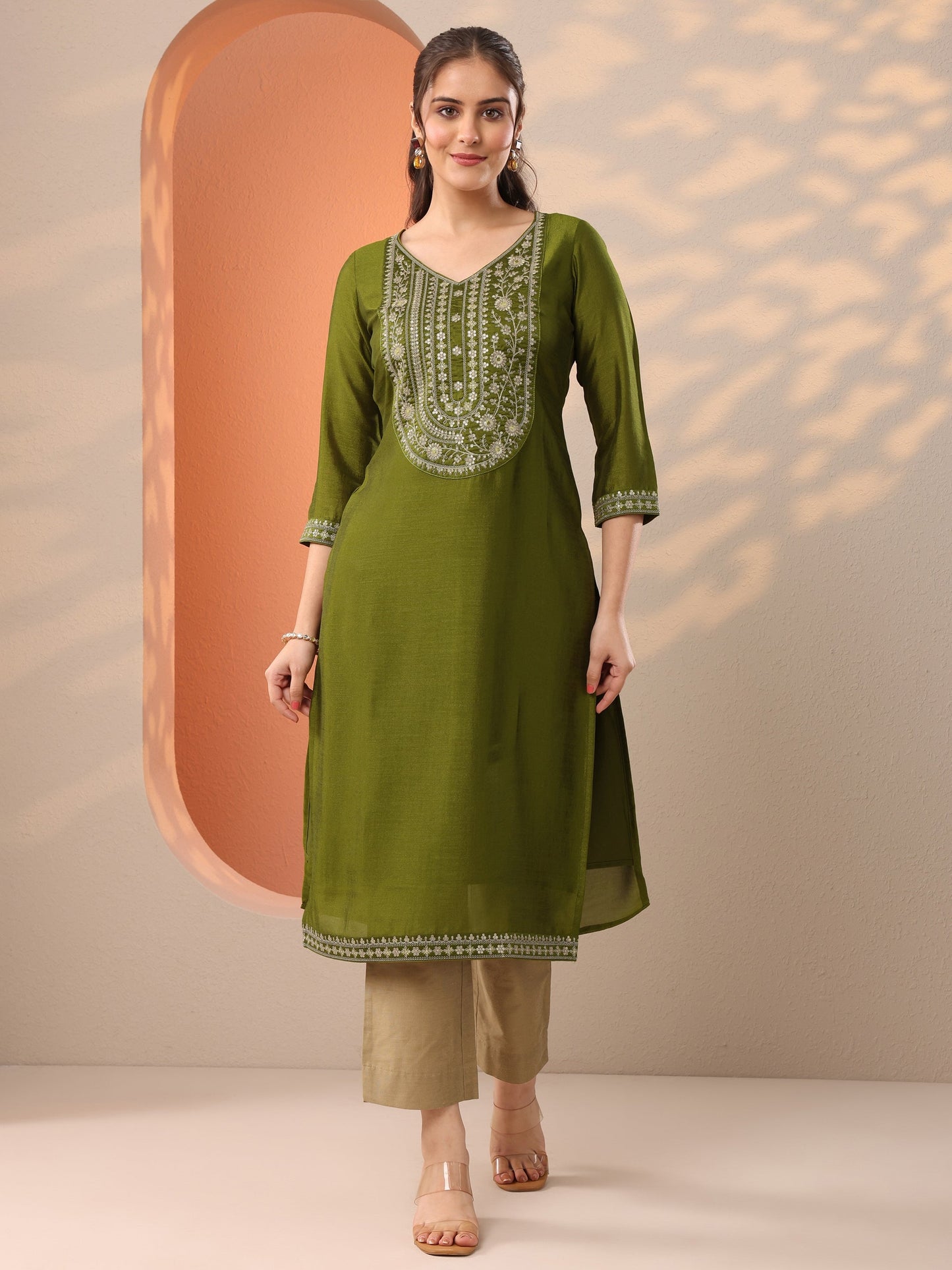 Green Embroidered Silk Blend Straight Kurta