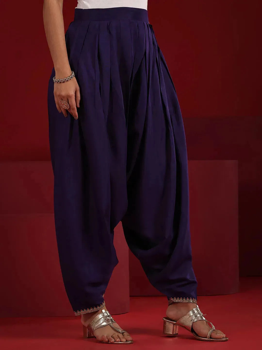 Libas Art Purple Embroidered Silk Blend Straight Suit Set With Dupatta