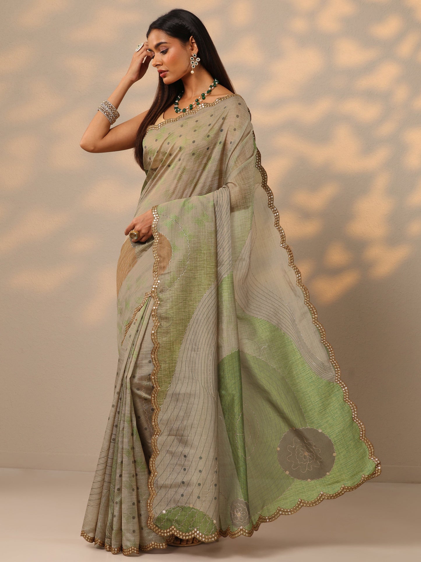 Green Printed Silk blend Saree With Unstitched Blouse Piece