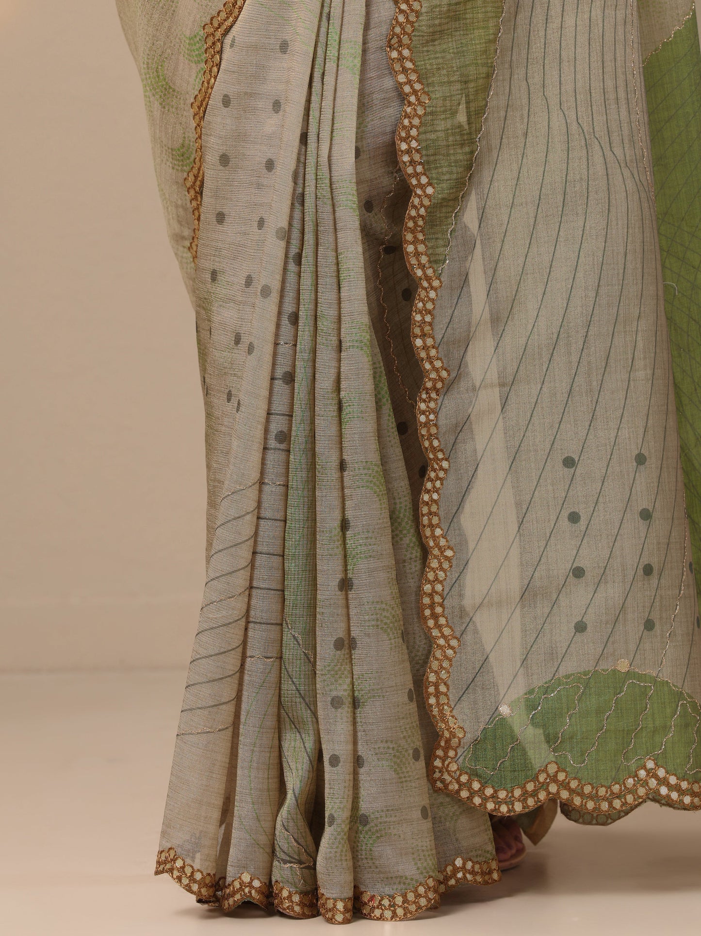 Green Printed Silk blend Saree With Unstitched Blouse Piece