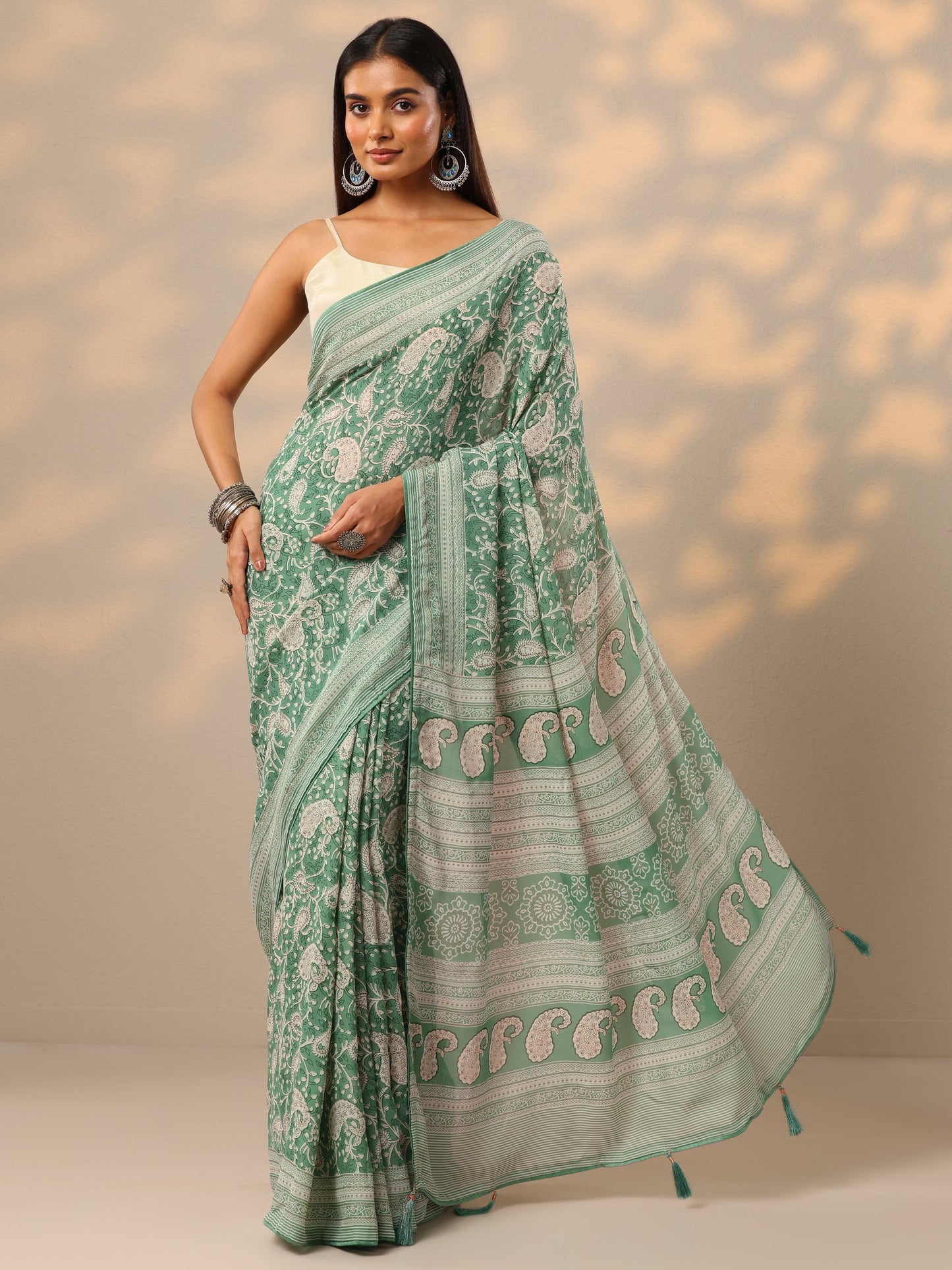 Green Printed Georgette Saree With Unstitched Blouse Piece