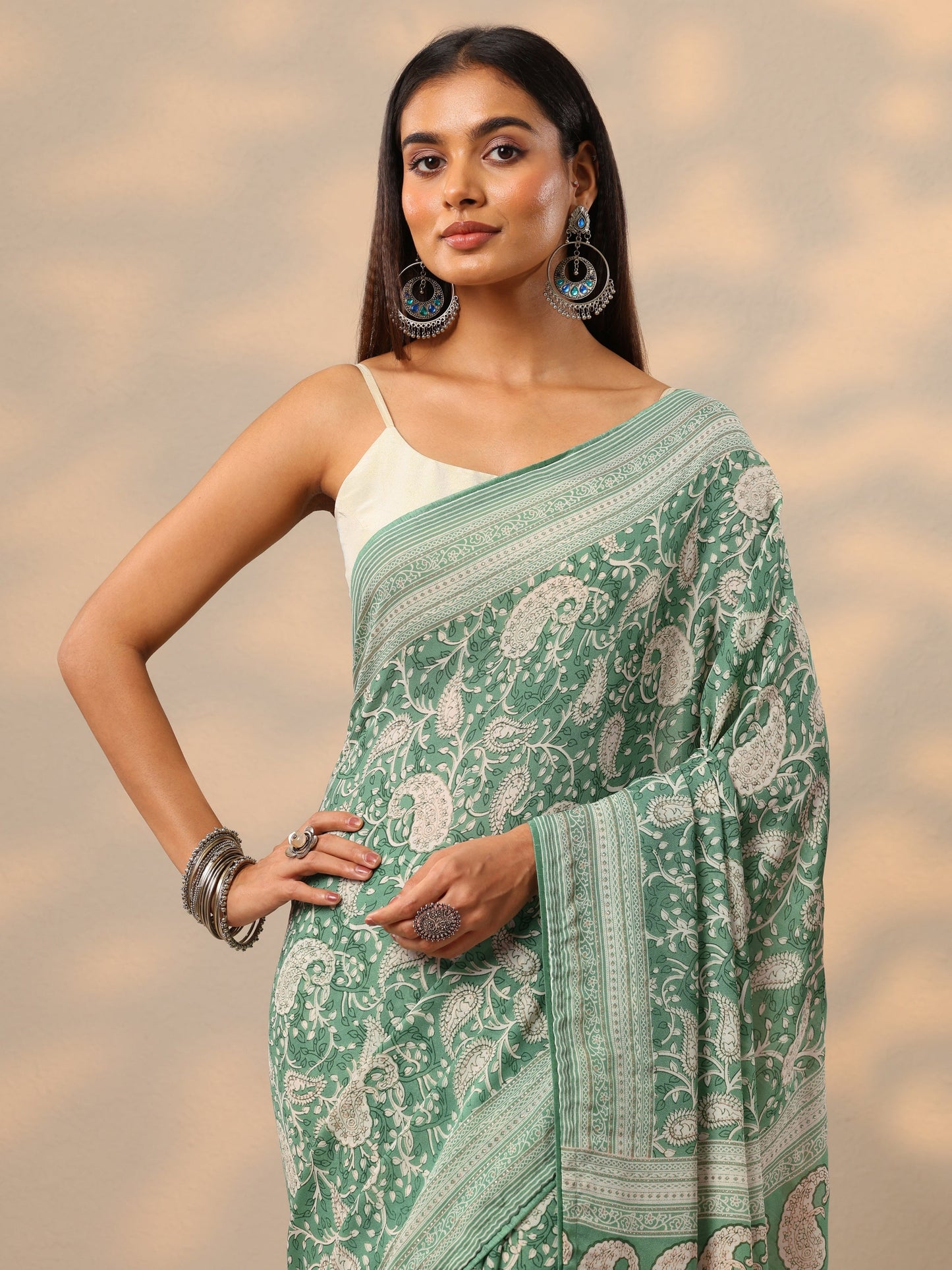 Green Printed Georgette Saree With Unstitched Blouse Piece