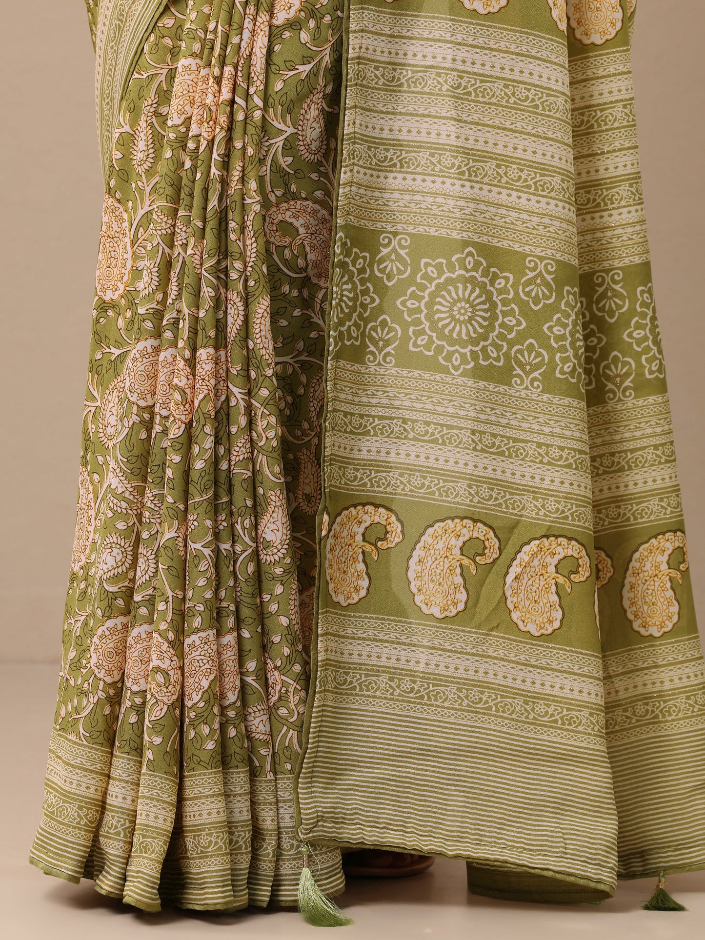 Green Printed Georgette Saree With Unstitched Blouse Piece