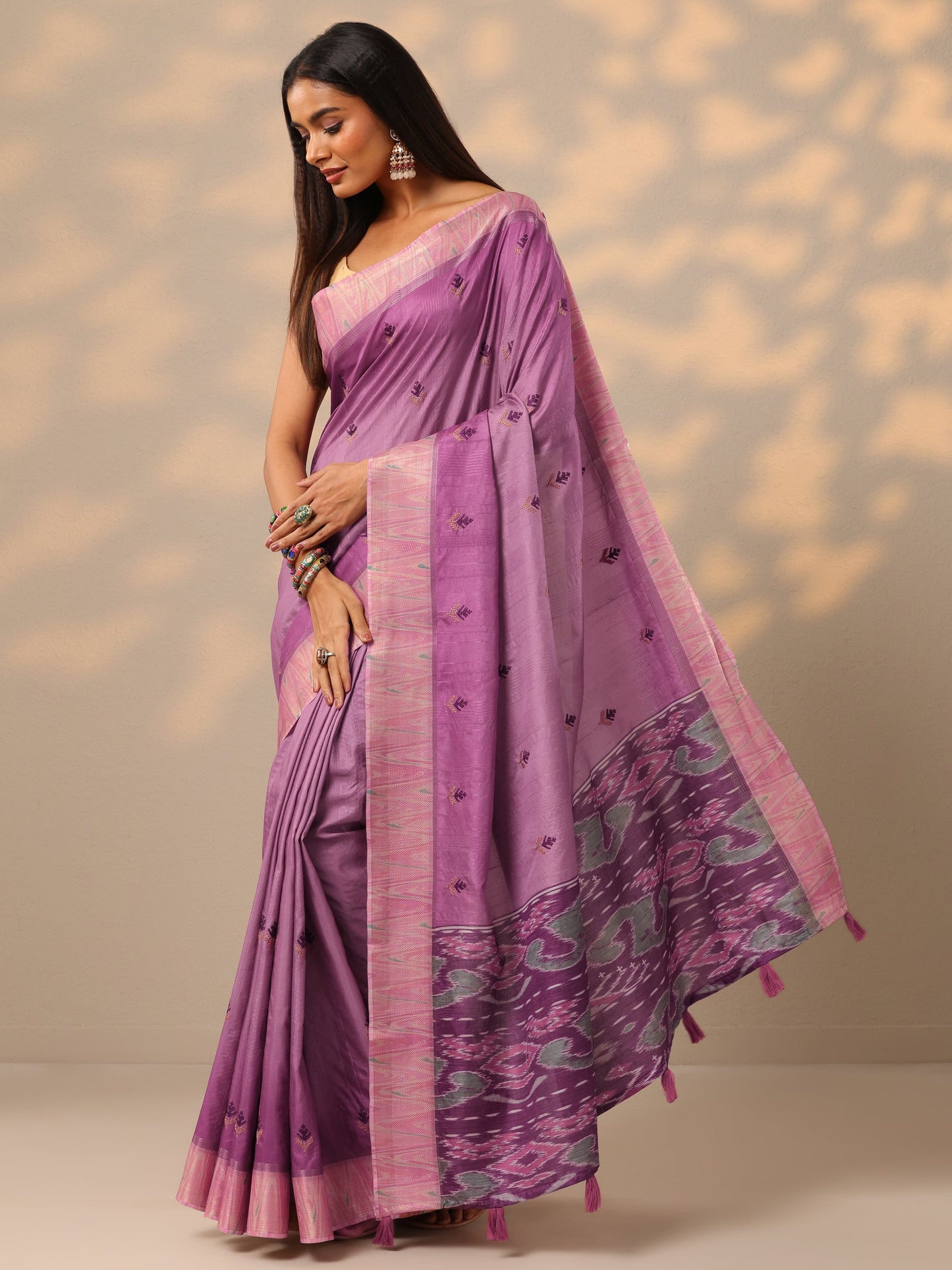 Mauve Ikat Woven Design Silk Blend Saree With Unstitched Blouse Piece