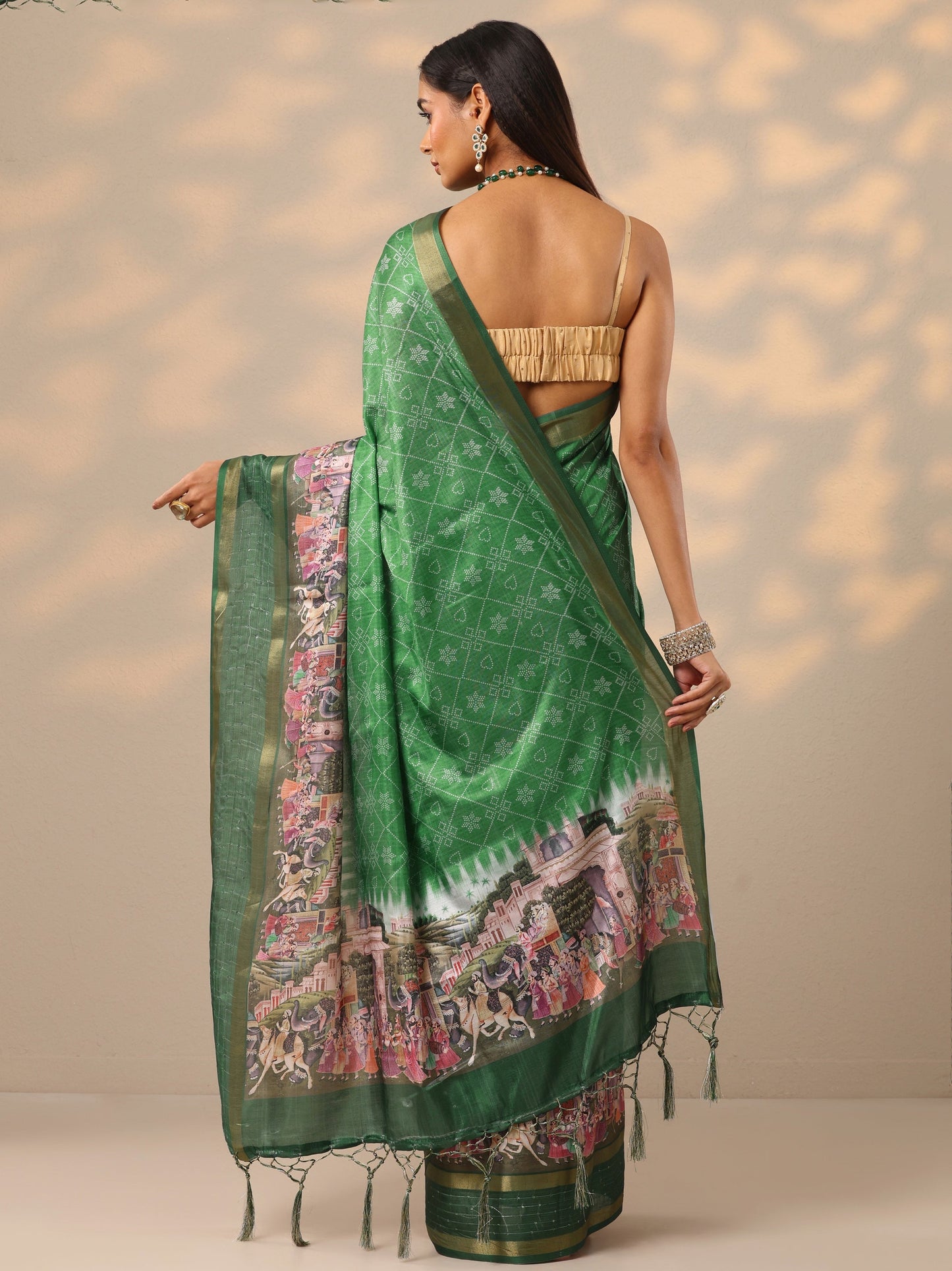 Green Printed Silk blend Saree With Unstitched Blouse Piece