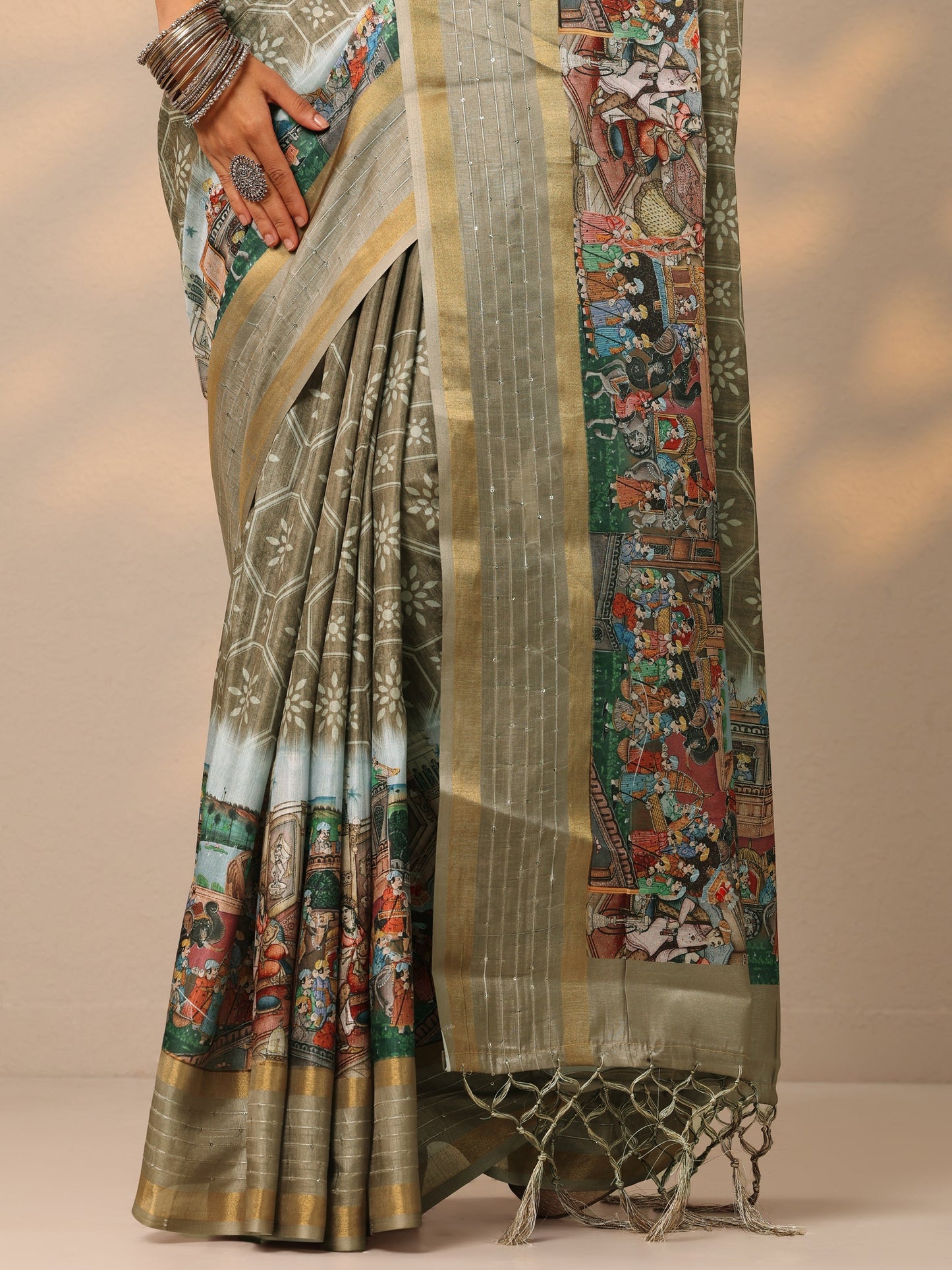 Beige Printed Silk blend Saree With Unstitched Blouse Piece