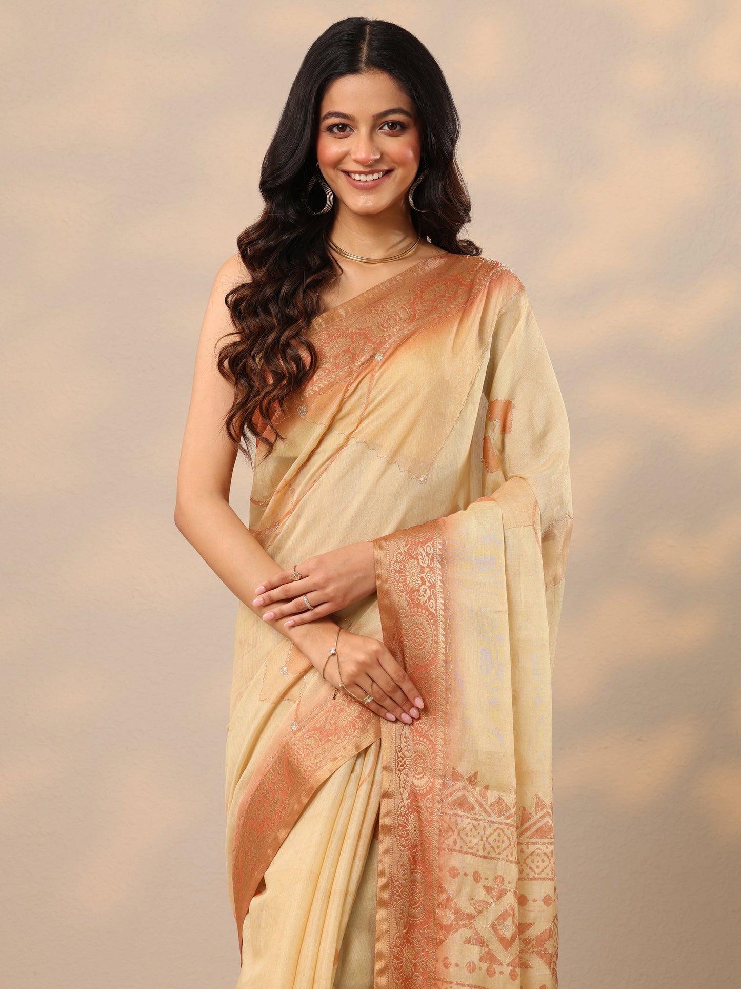 Cream Printed Silk Blend Sarees With Unstitched Blouse Piece