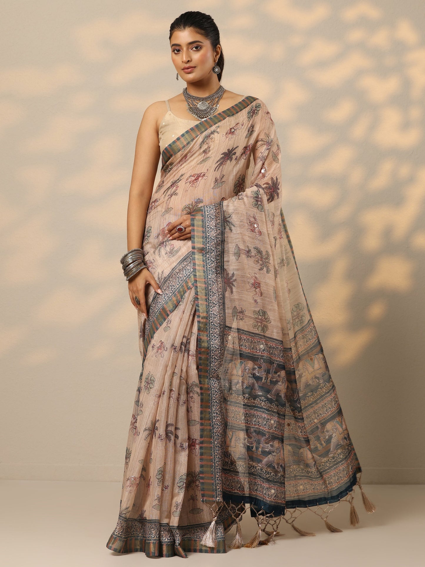 Peach Printed Cotton Blend Saree With Unstitched Blouse Piece