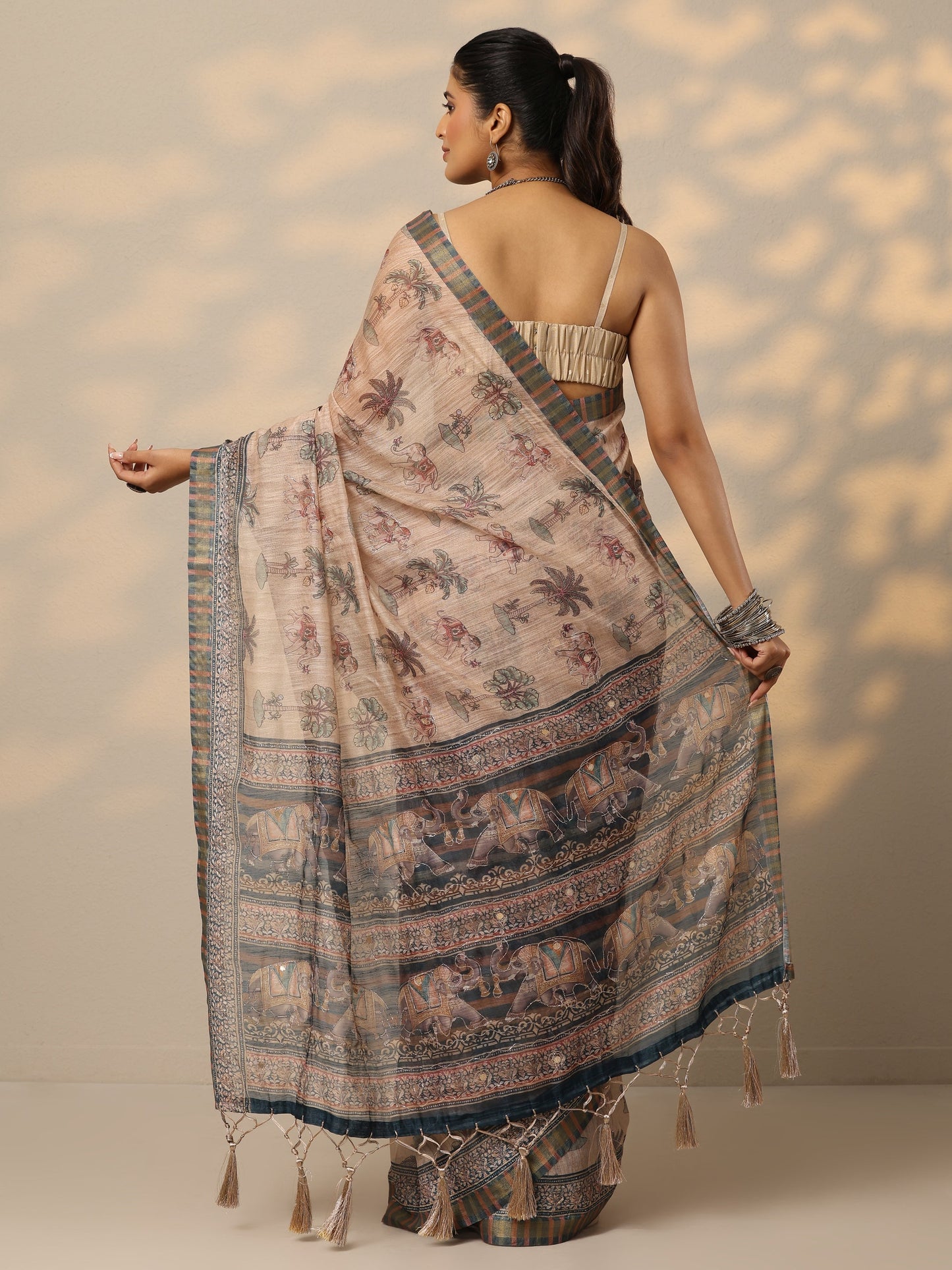 Peach Printed Cotton Blend Saree With Unstitched Blouse Piece