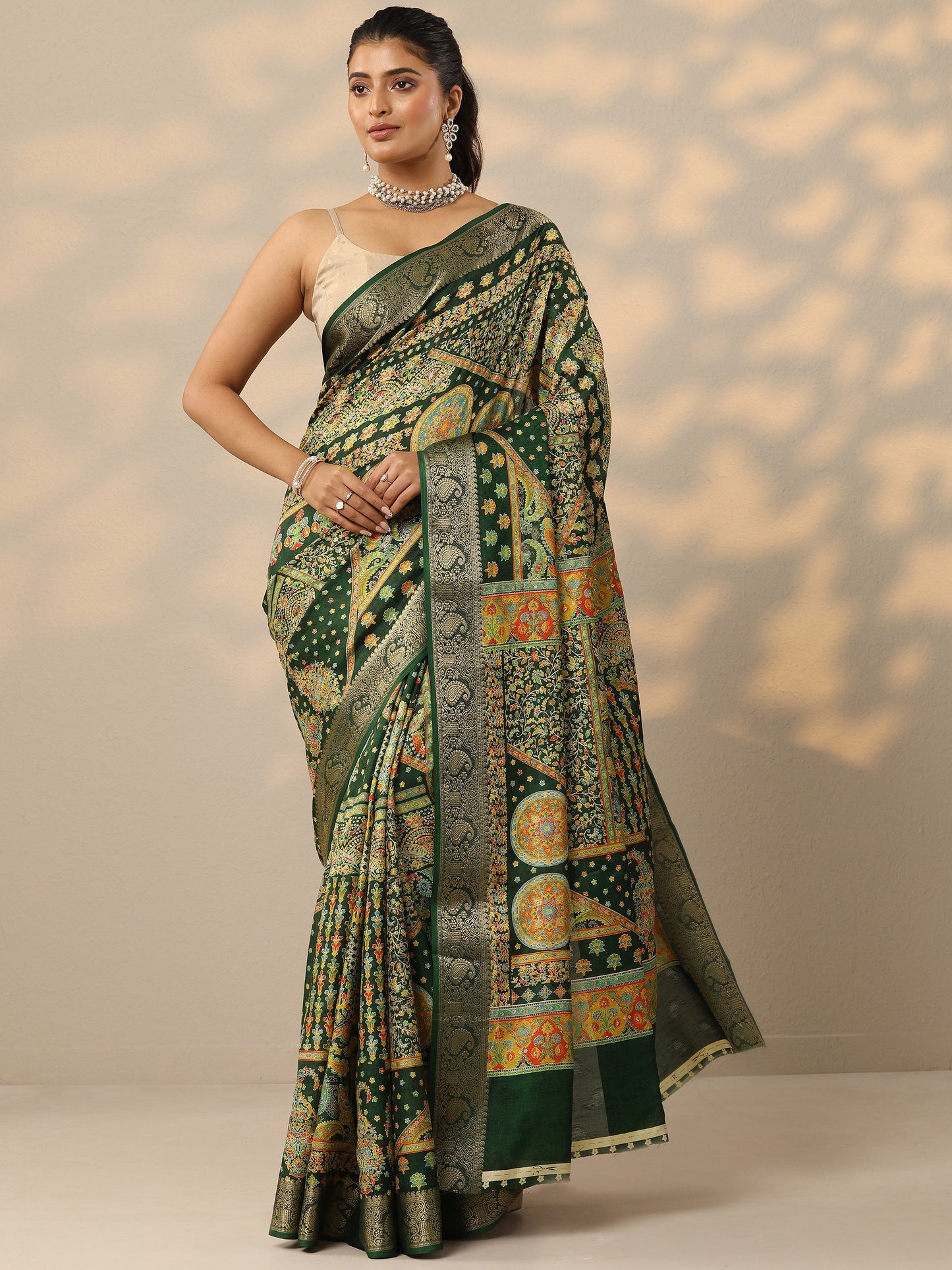 Green Printed Silk Blend Saree With Unstitched Blouse Piece