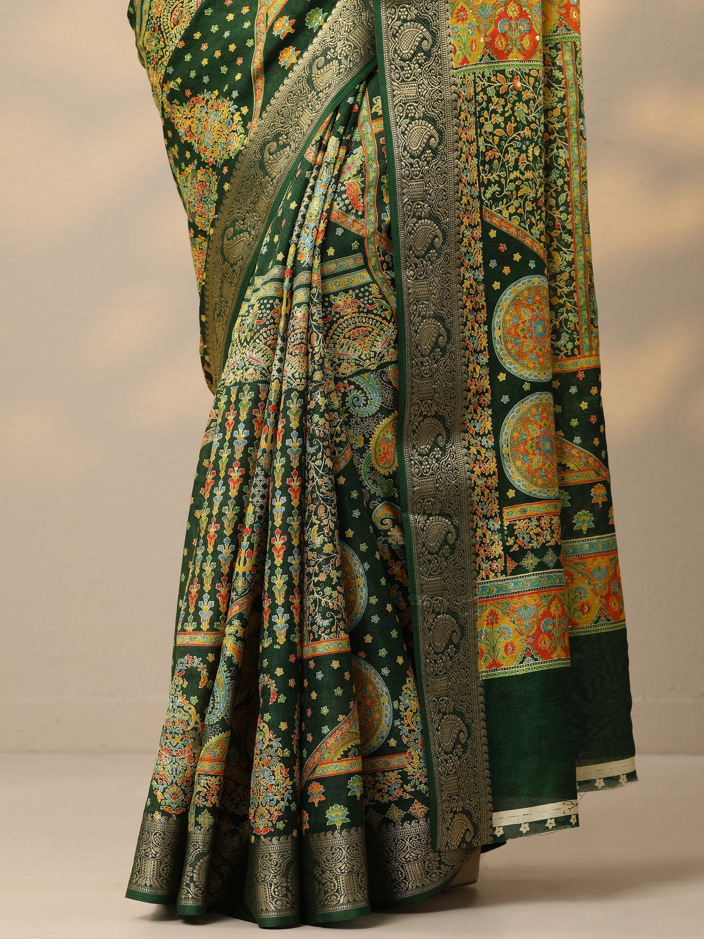 Green Printed Silk Blend Saree With Unstitched Blouse Piece