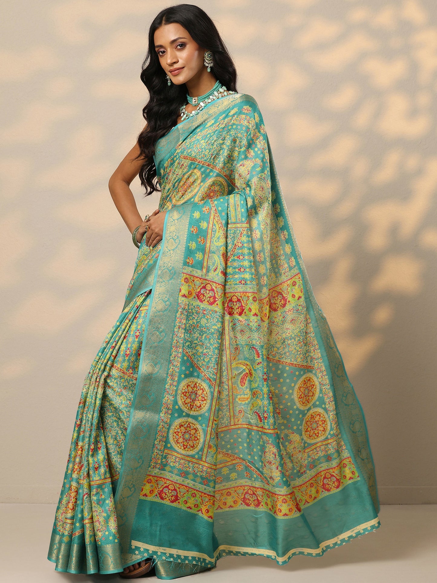 Teal Printed Silk Blend Saree With Unstitched Blouse Piece