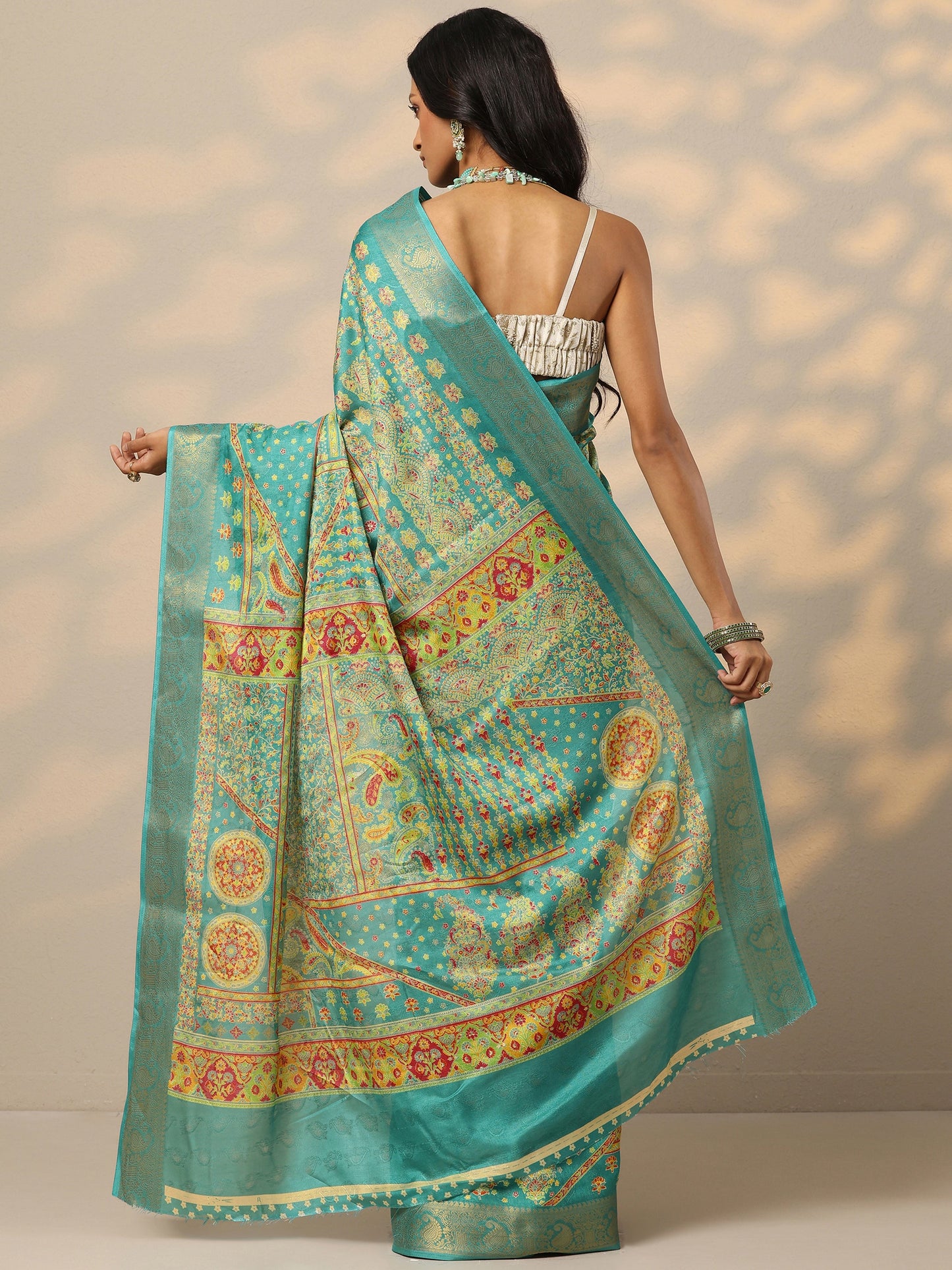Teal Printed Silk Blend Saree With Unstitched Blouse Piece