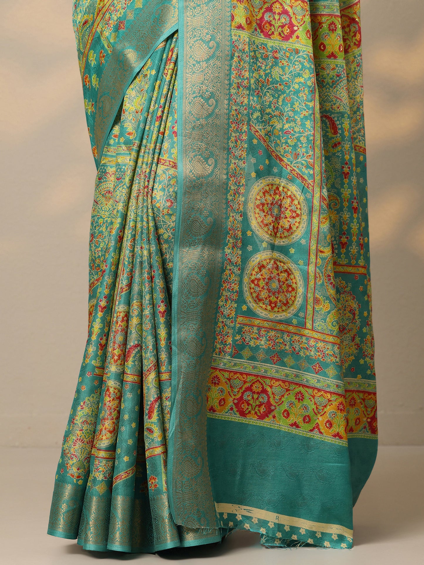 Teal Printed Silk Blend Saree With Unstitched Blouse Piece