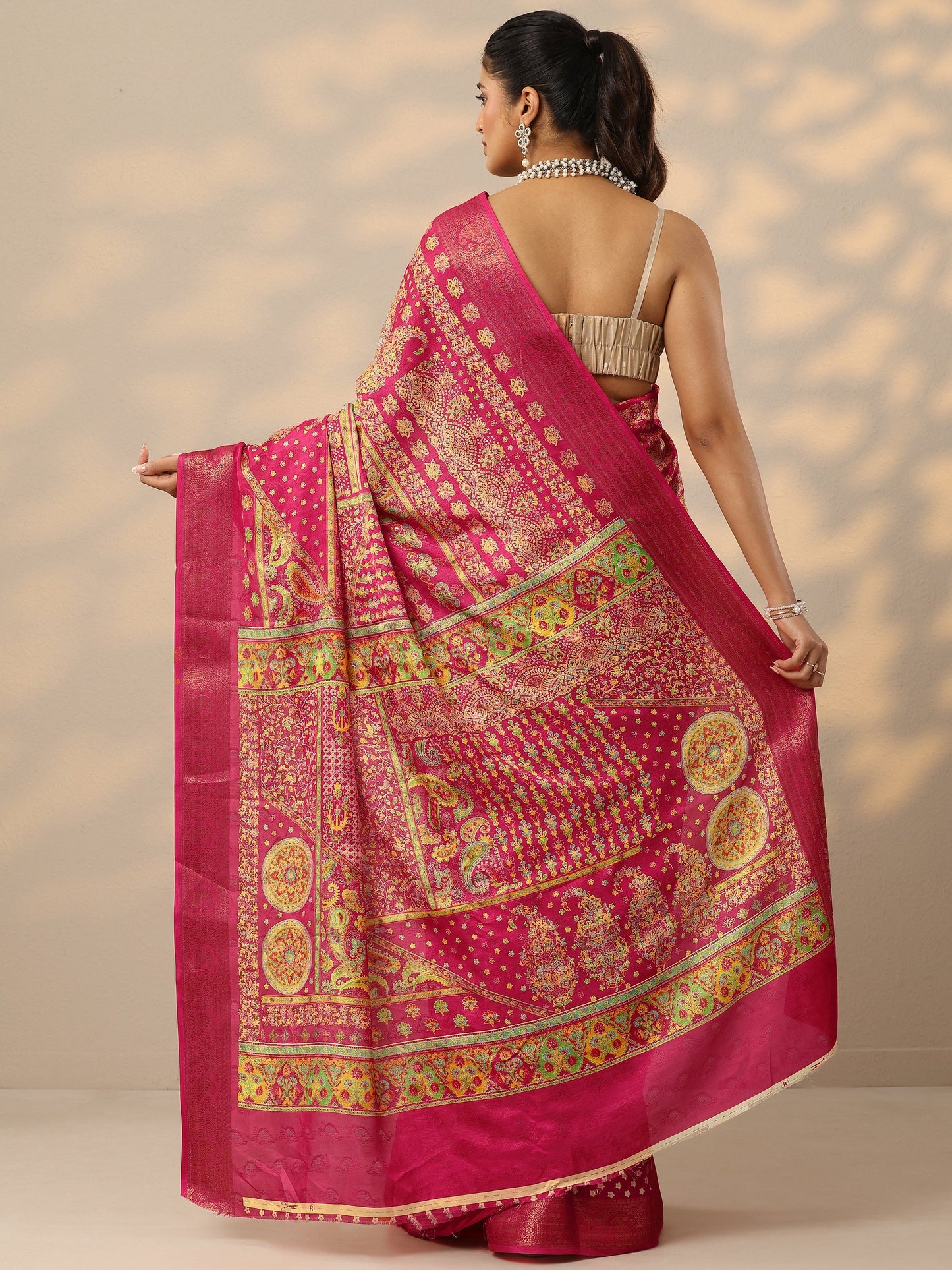 Pink Printed Silk Blend Saree With Unstitched Blouse Piece