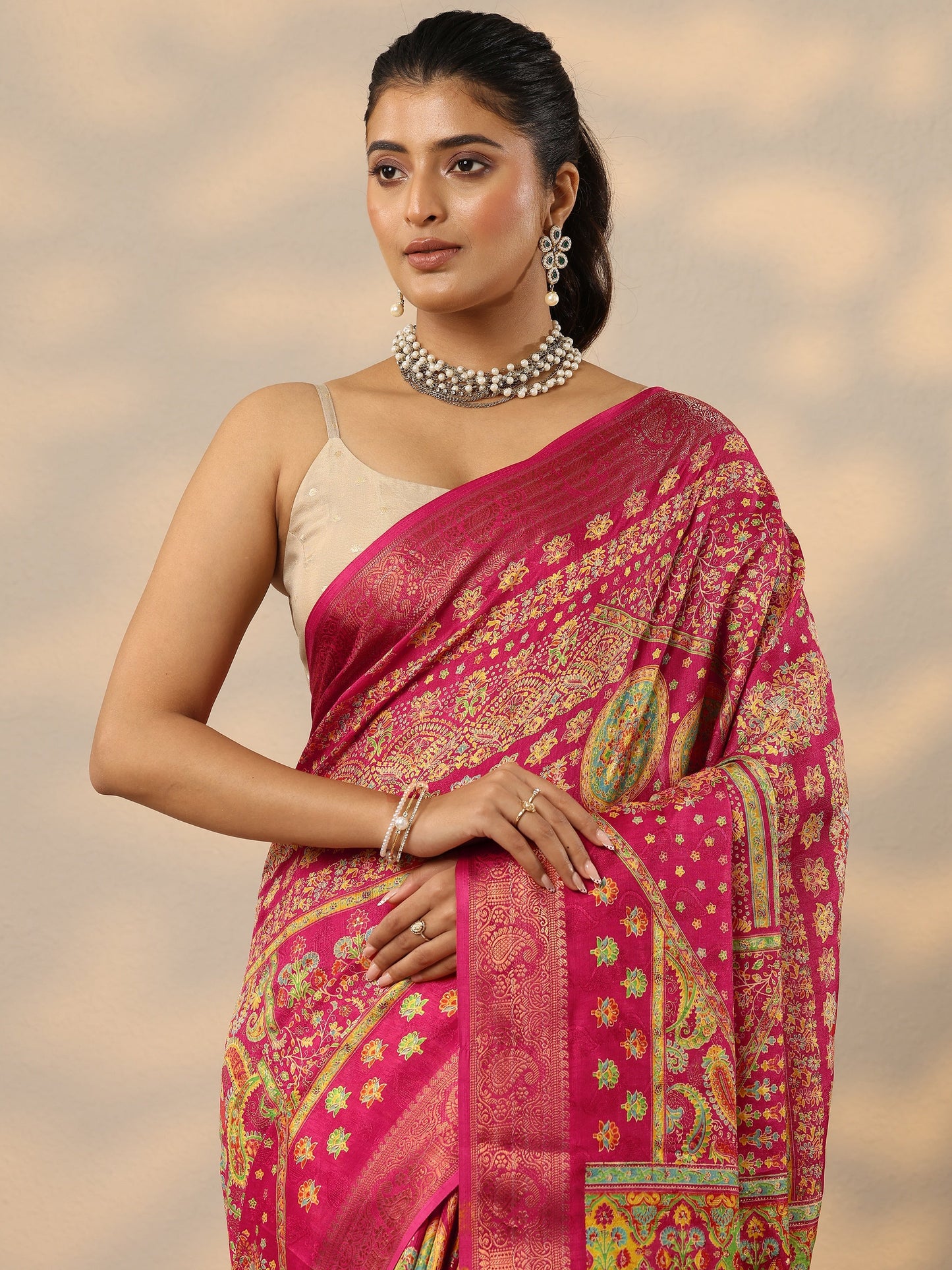 Pink Printed Silk Blend Saree With Unstitched Blouse Piece