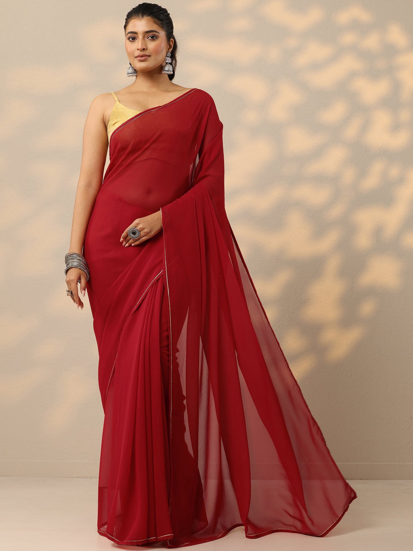 Red Solid Georgette Saree With Unstitched Blouse Piece