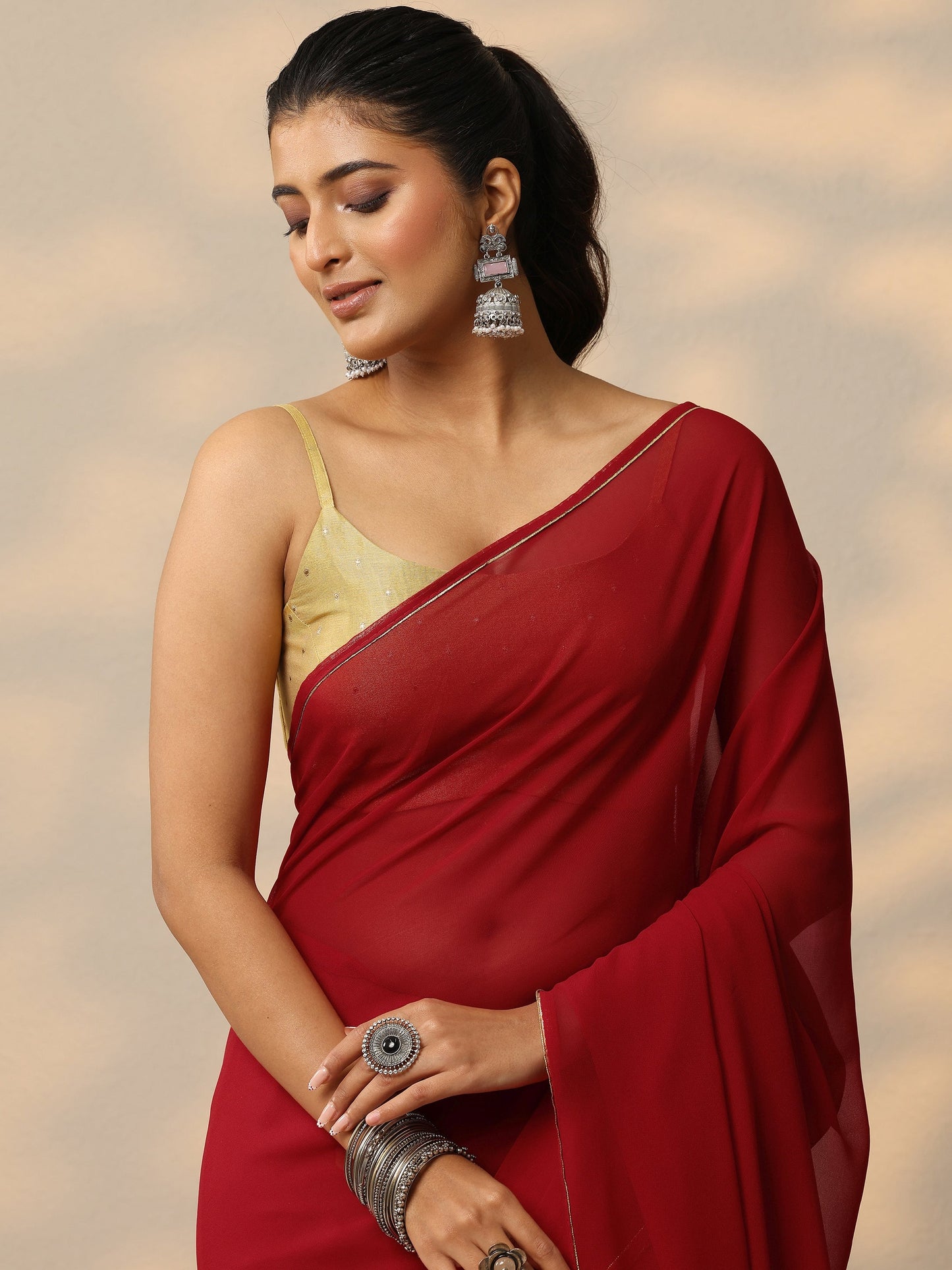Red Solid Georgette Saree With Unstitched Blouse Piece
