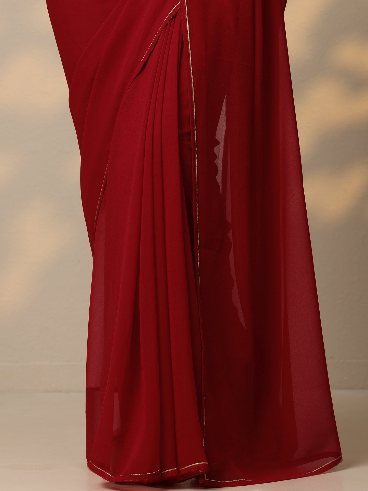 Red Solid Georgette Saree With Unstitched Blouse Piece