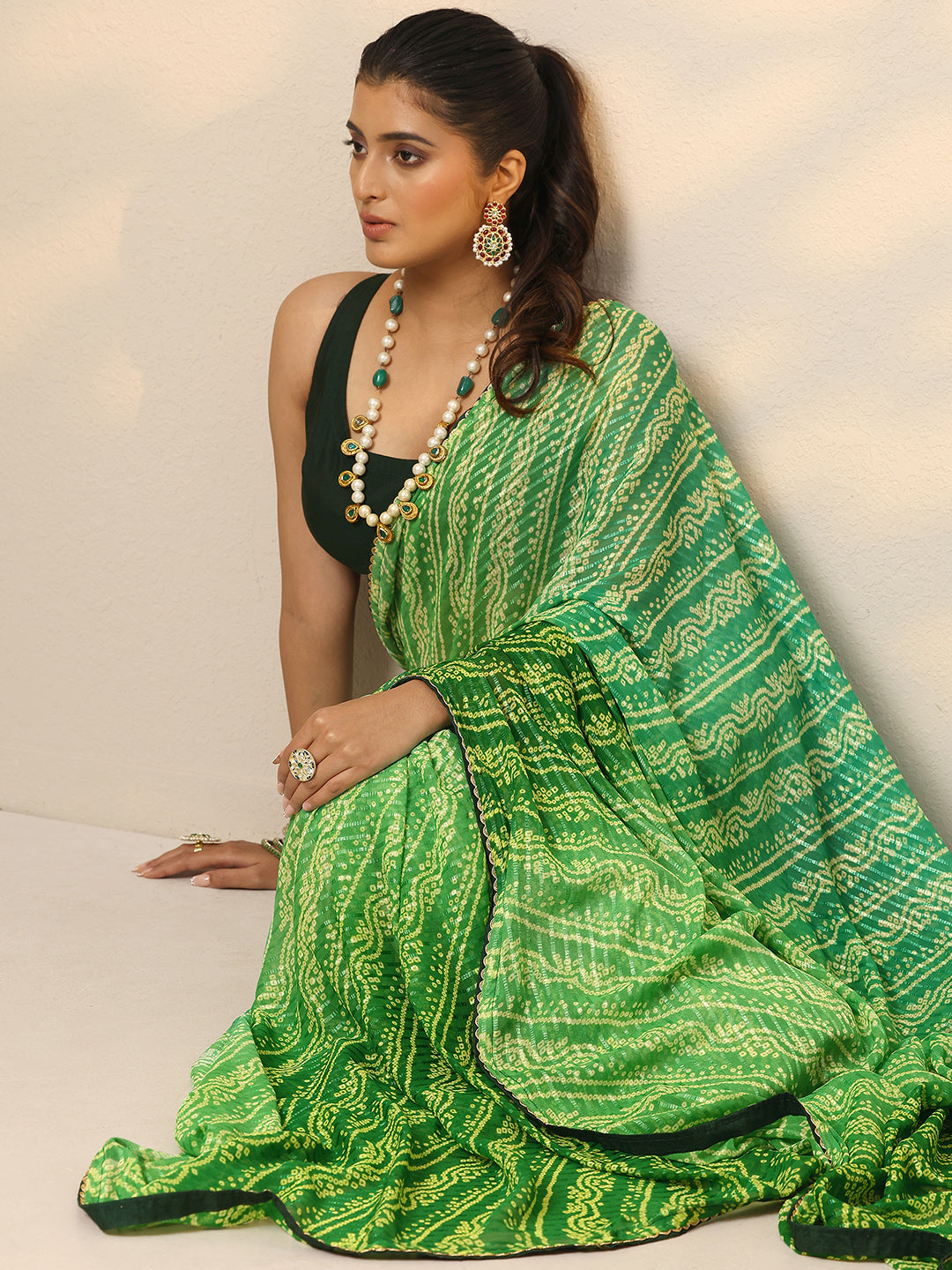 Green Bandhani Printed Chiffon Saree With Unstitched Blouse Piece