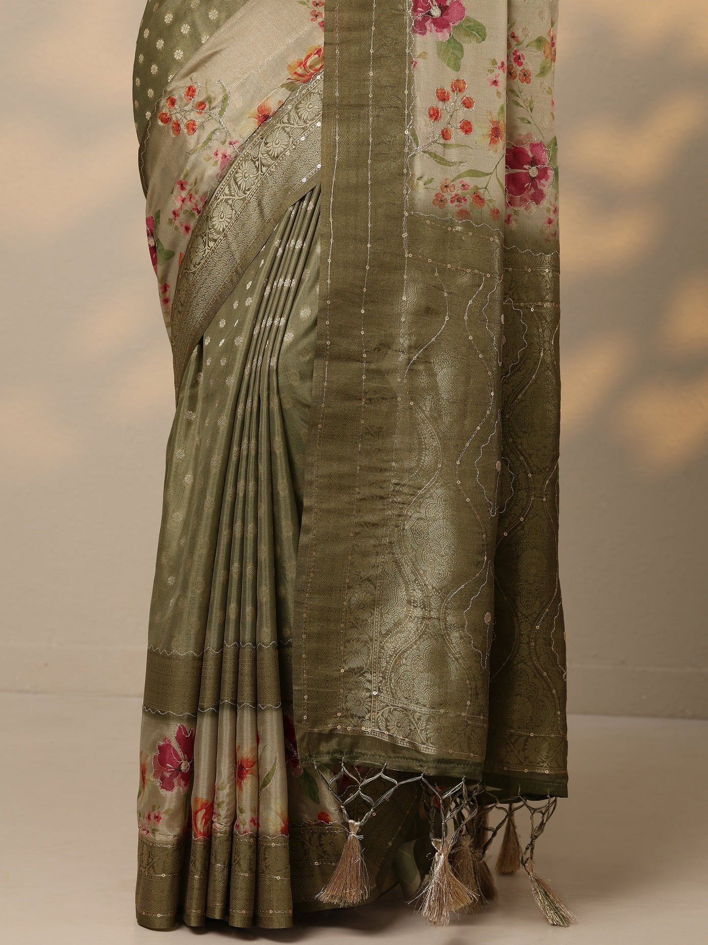 Green Woven Design Silk Blend Saree With Unstitched Blouse Piece