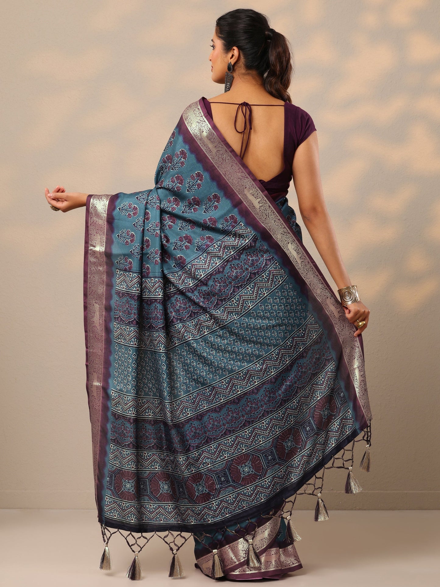 Teal Printed Silk Blend Sarees With Unstitched Blouse Piece
