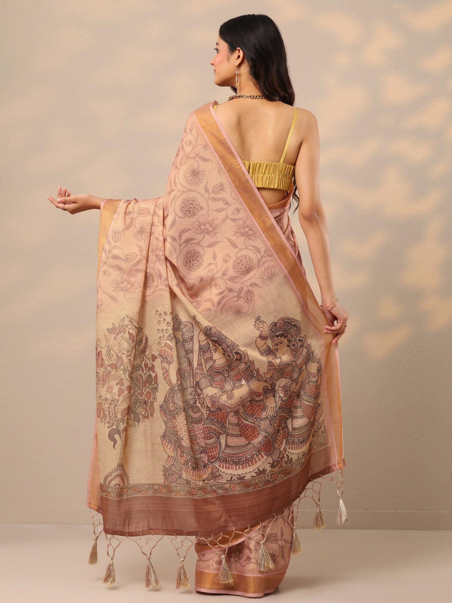 Peach Printed Silk Blend Sarees With Unstitched Blouse Piece