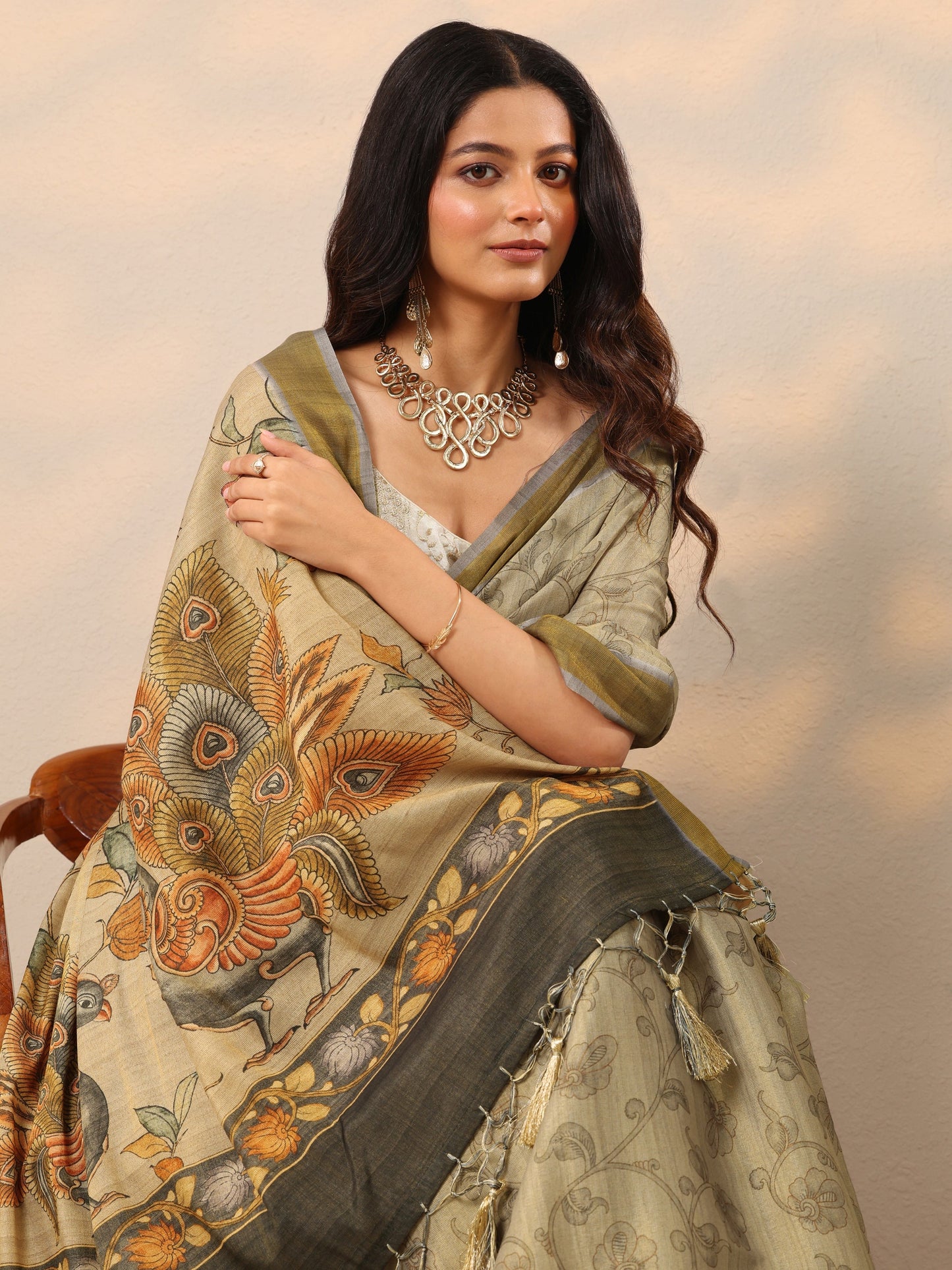 Grey Printed Silk Blend Sarees With Unstitched Blouse Piece