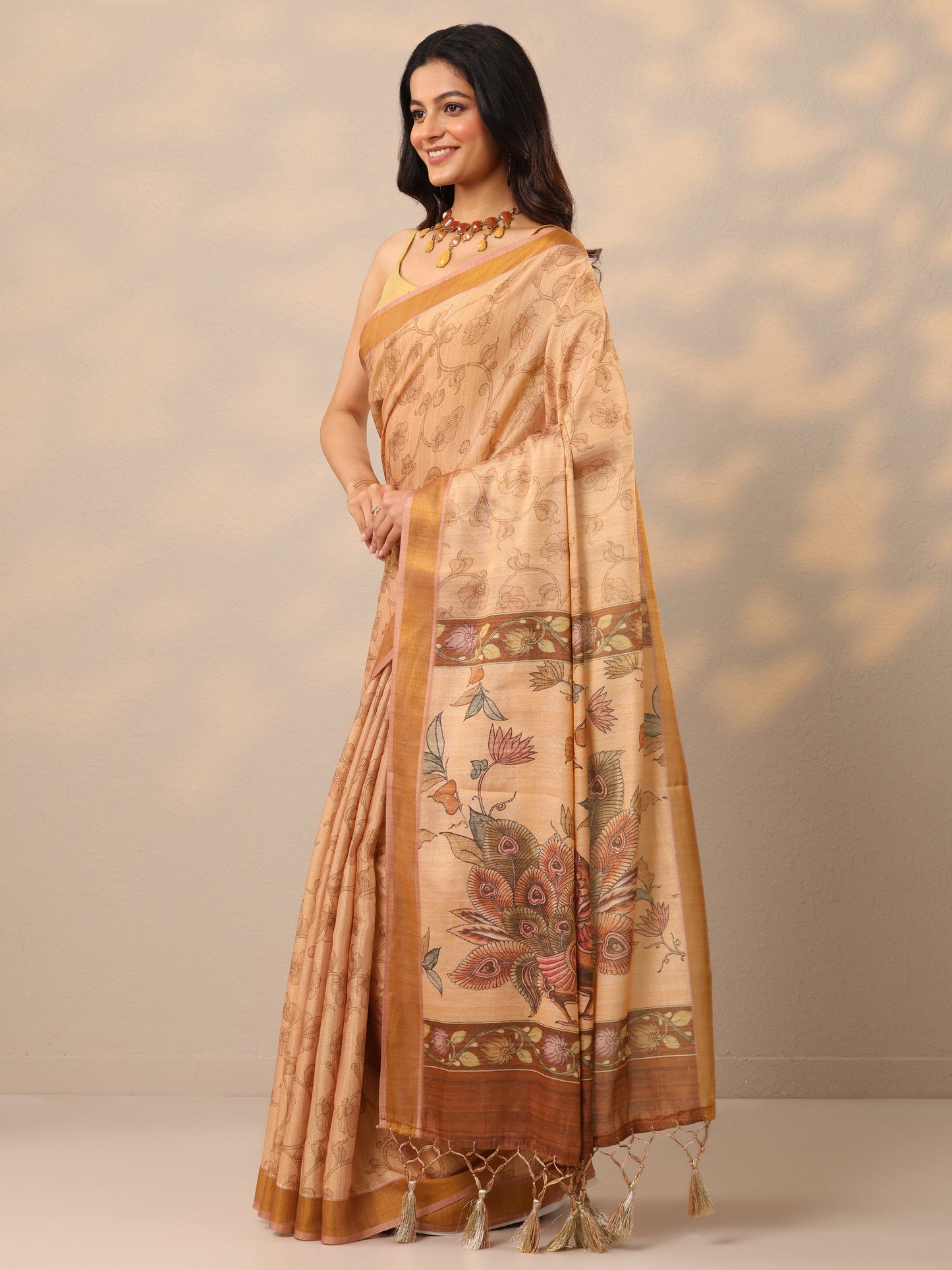 Peach Printed Silk Blend Sarees With Unstitched Blouse Piece