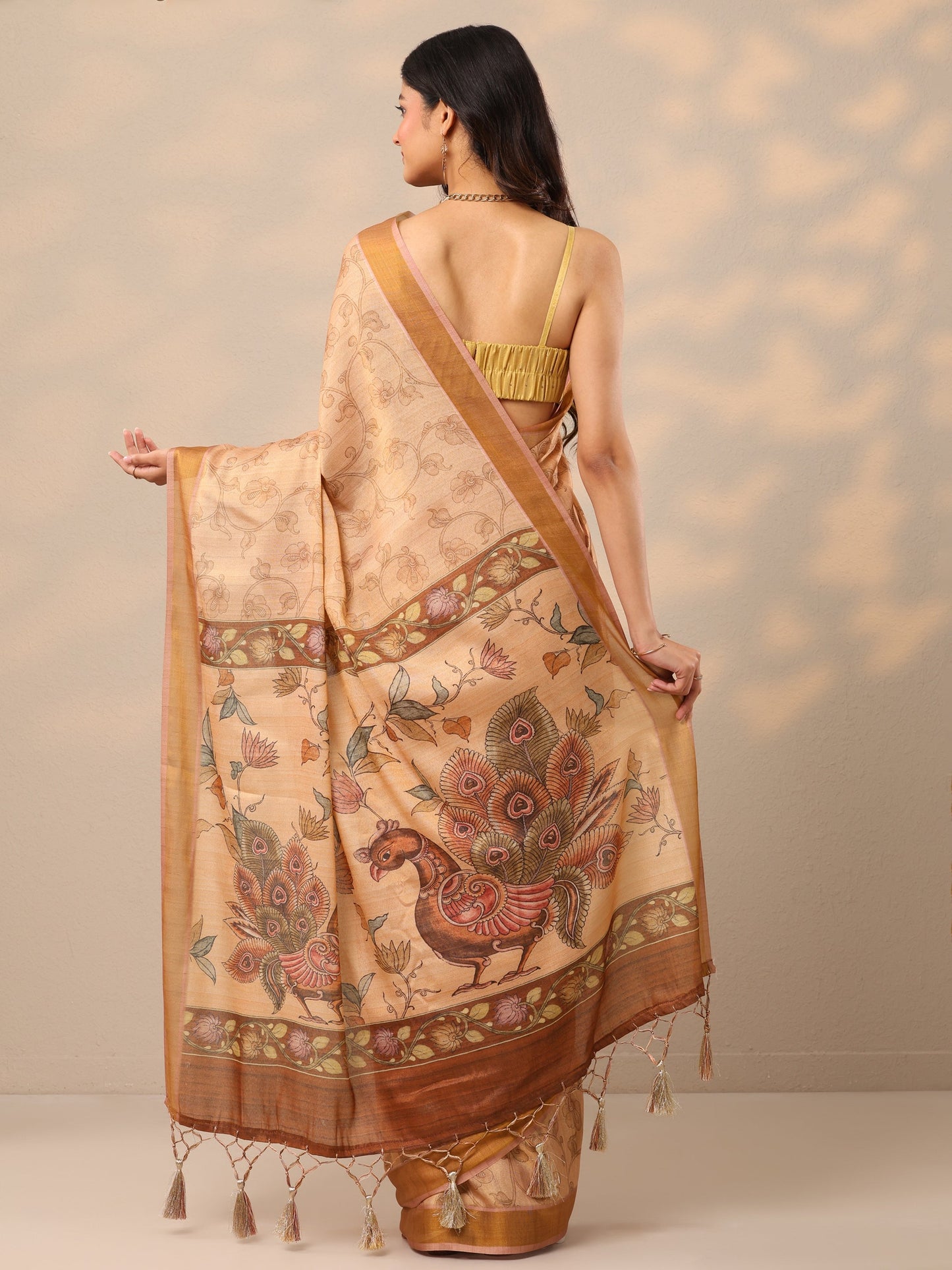 Peach Printed Silk Blend Sarees With Unstitched Blouse Piece