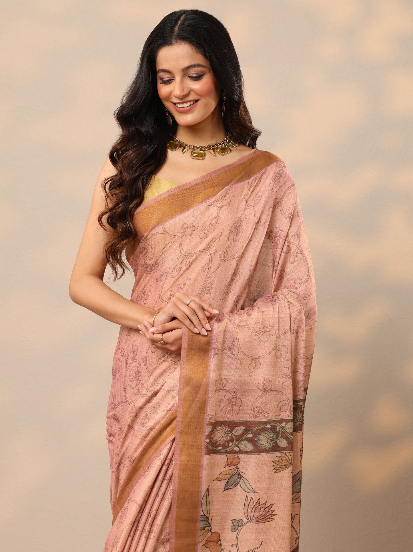 Peach Printed Silk Blend Sarees With Unstitched Blouse Piece