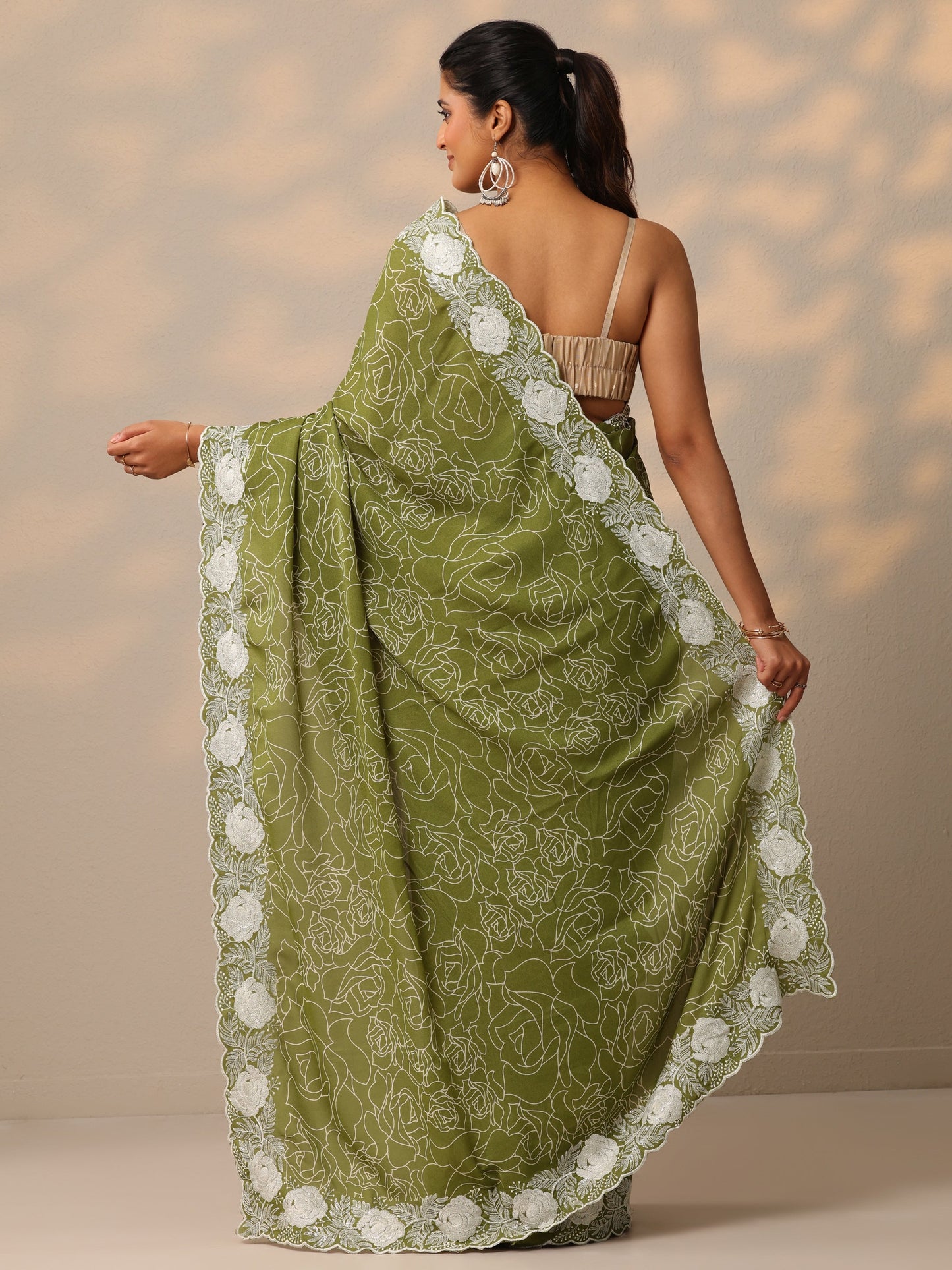 Green Printed Georgette Sarees With Unstitched Blouse Piece