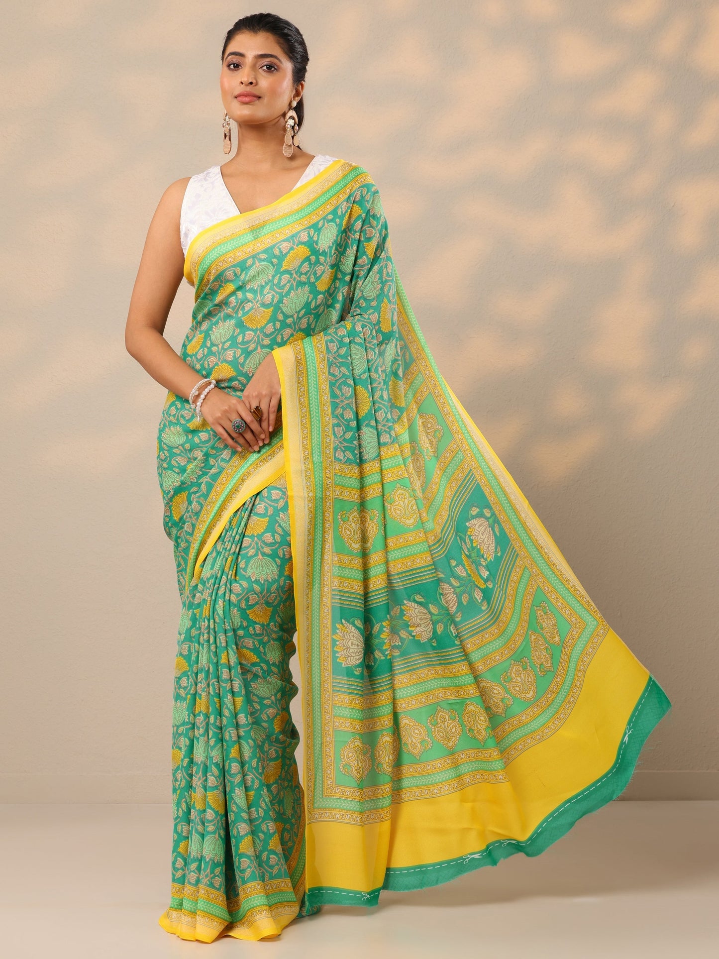 Green Printed Georgette Sarees With Unstitched Blouse Piece