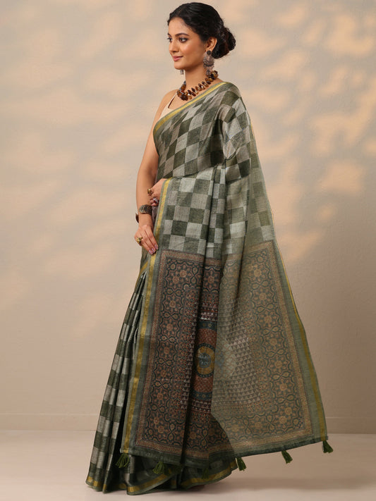 Green Printed Cotton Blend Saree With Unstitched Blouse Piece