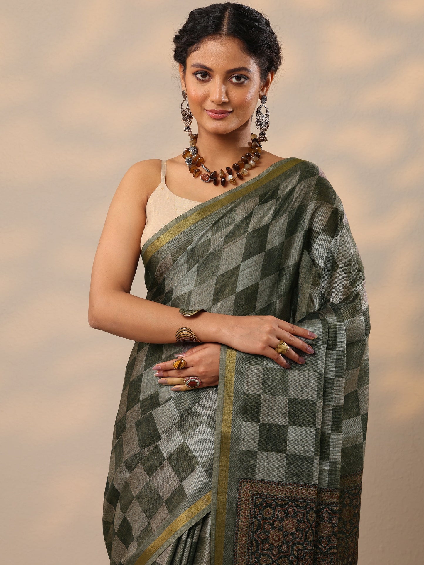 Green Printed Cotton Blend Saree With Unstitched Blouse Piece